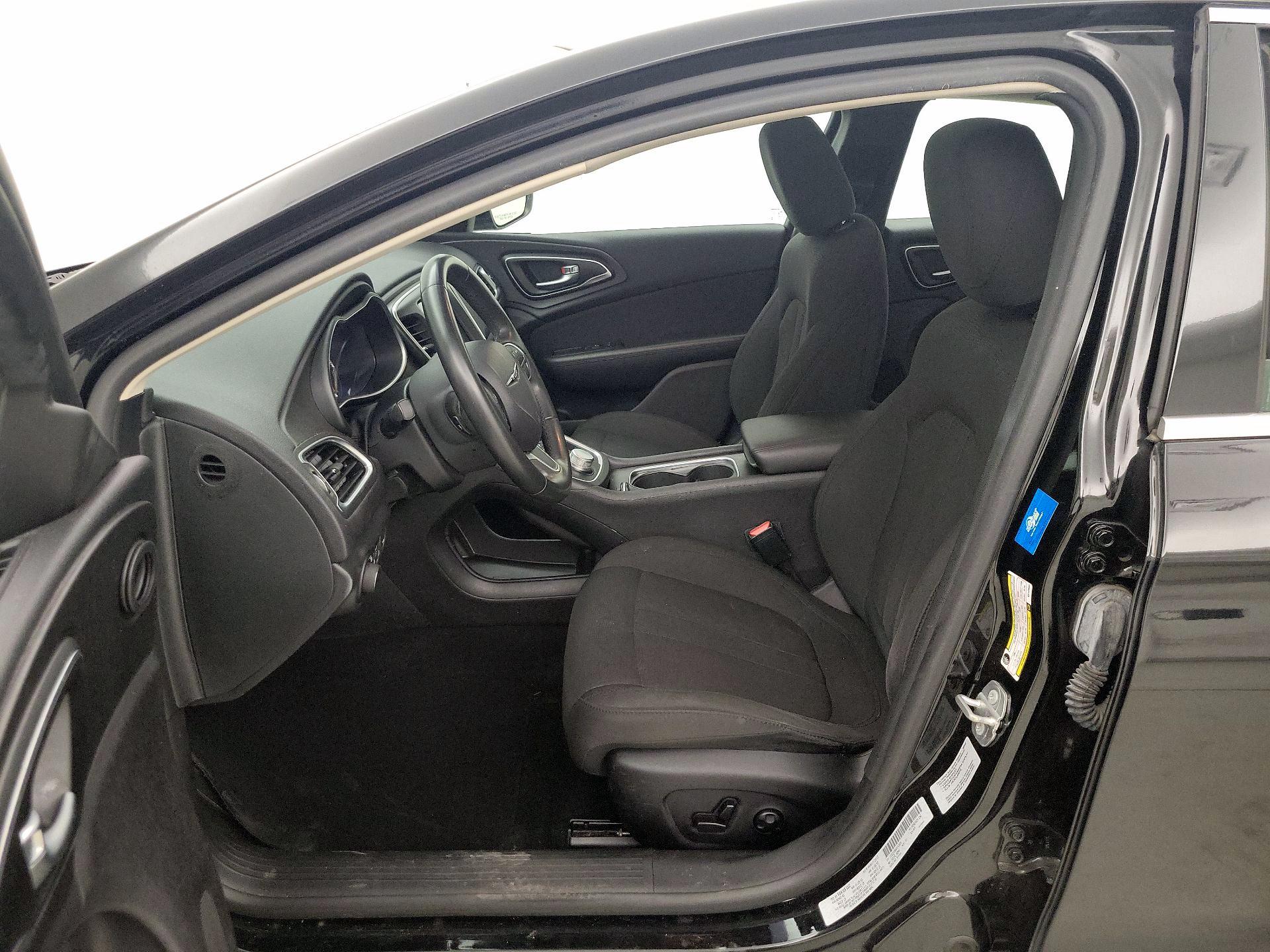 Thumbnail: 2016 Chrysler 200 - 11