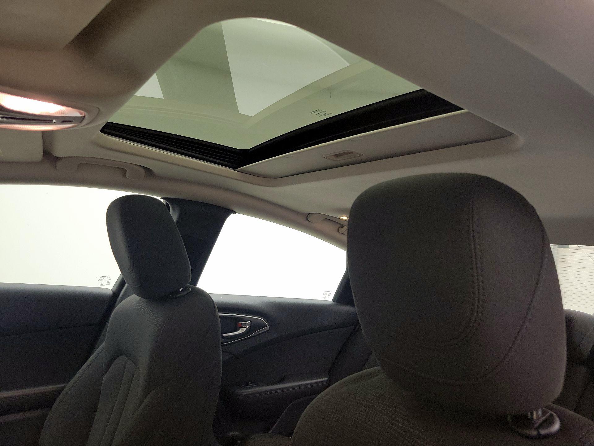 Thumbnail: 2016 Chrysler 200 - 19