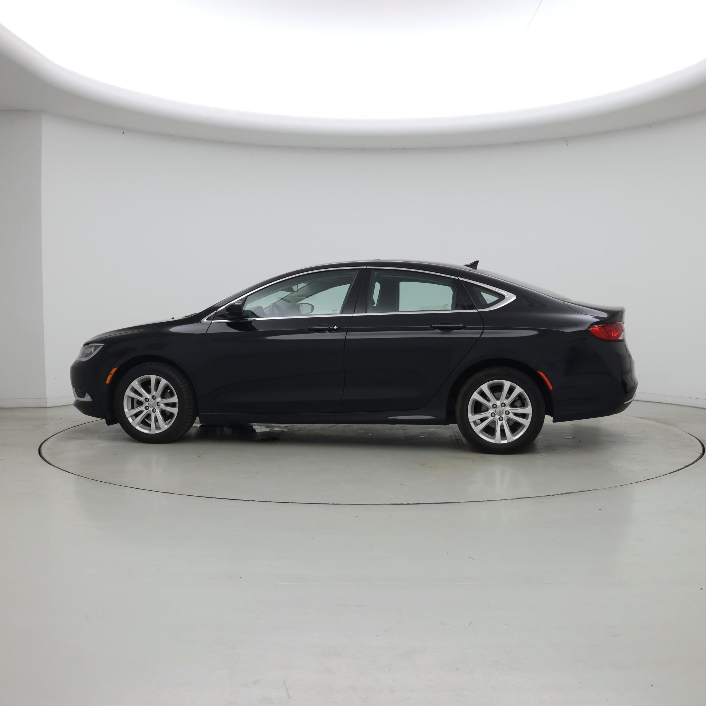 Thumbnail: 2016 Chrysler 200 - 3