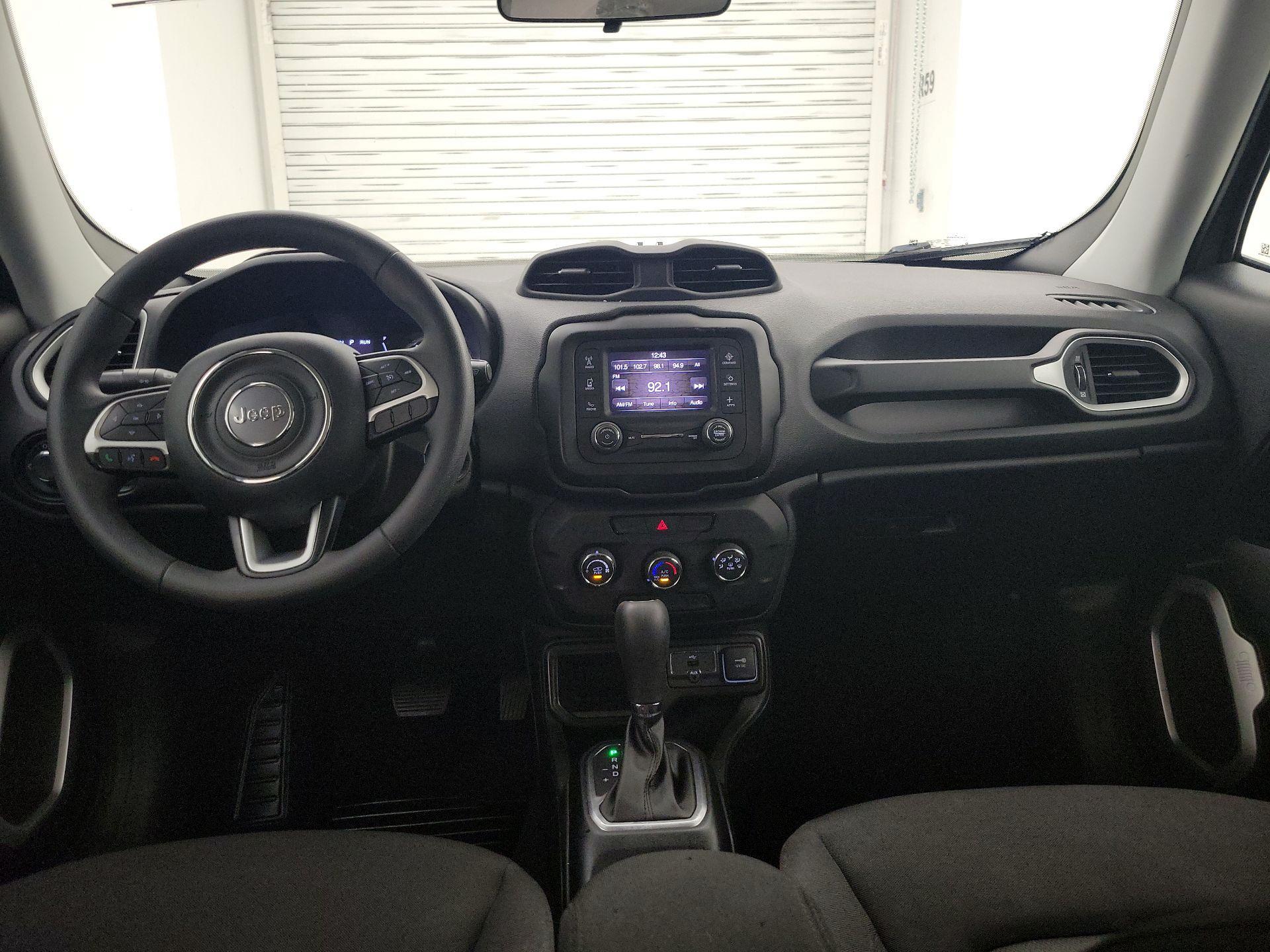 Thumbnail: 2020 Jeep Renegade - 9