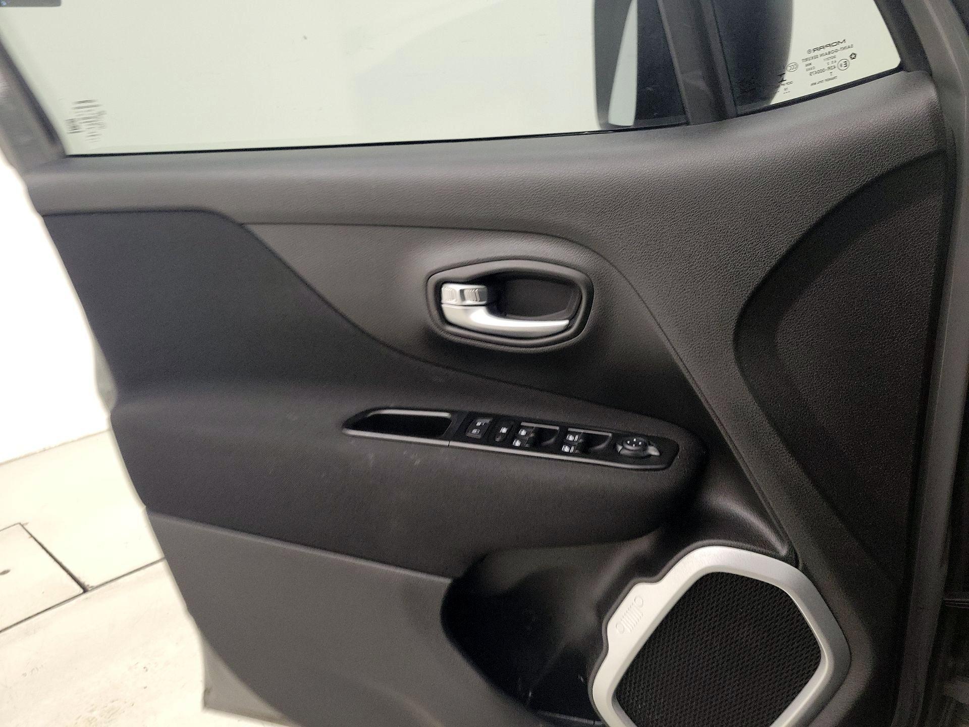Thumbnail: 2020 Jeep Renegade - 12
