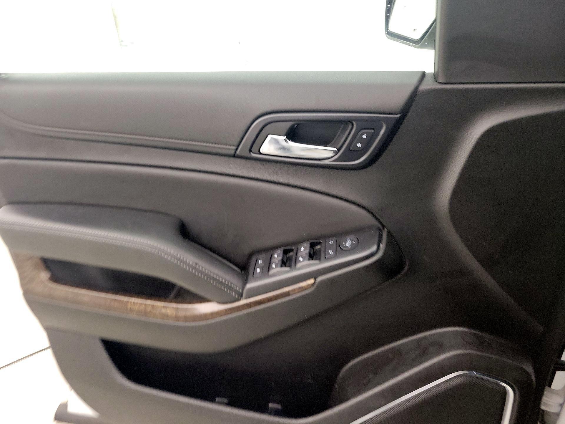 Thumbnail: 2019 Chevrolet Tahoe - 12
