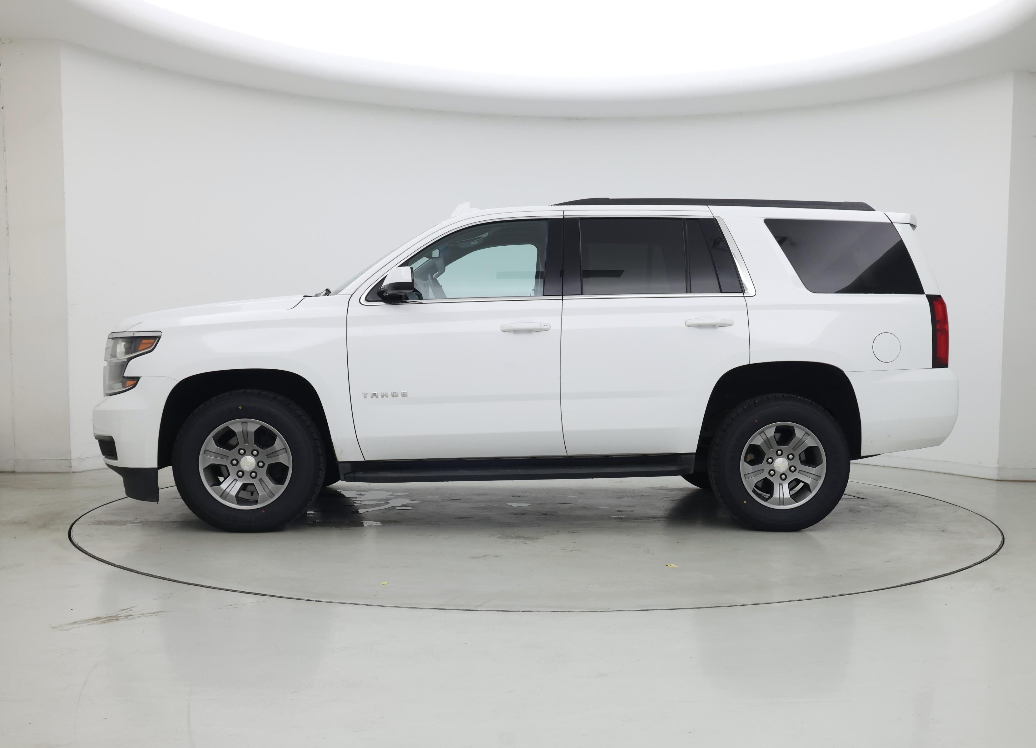 Thumbnail: 2019 Chevrolet Tahoe - 3
