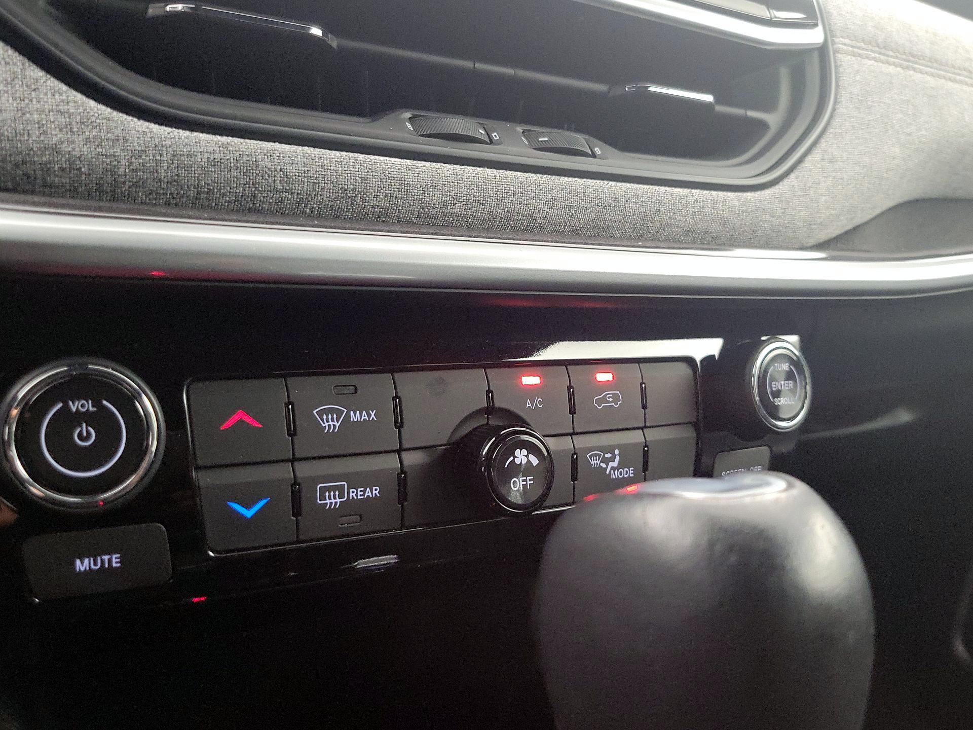 Thumbnail: 2023 Jeep Compass - 16