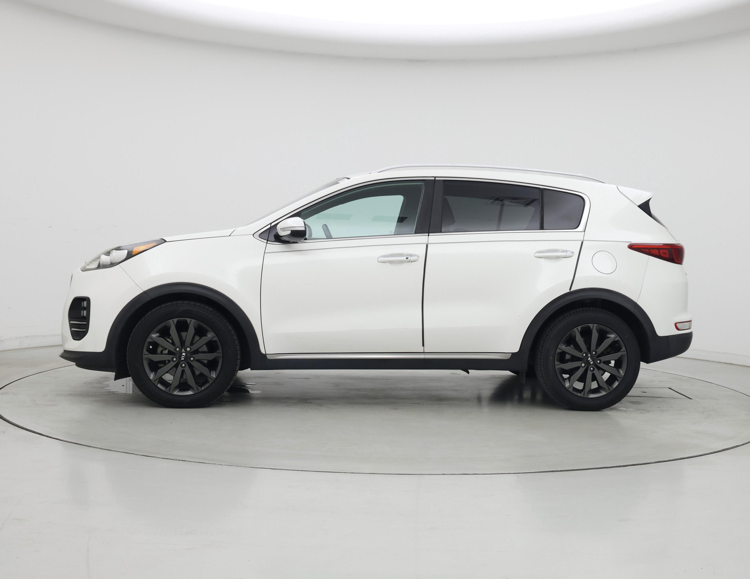 Thumbnail: 2019 Kia Sportage - 3
