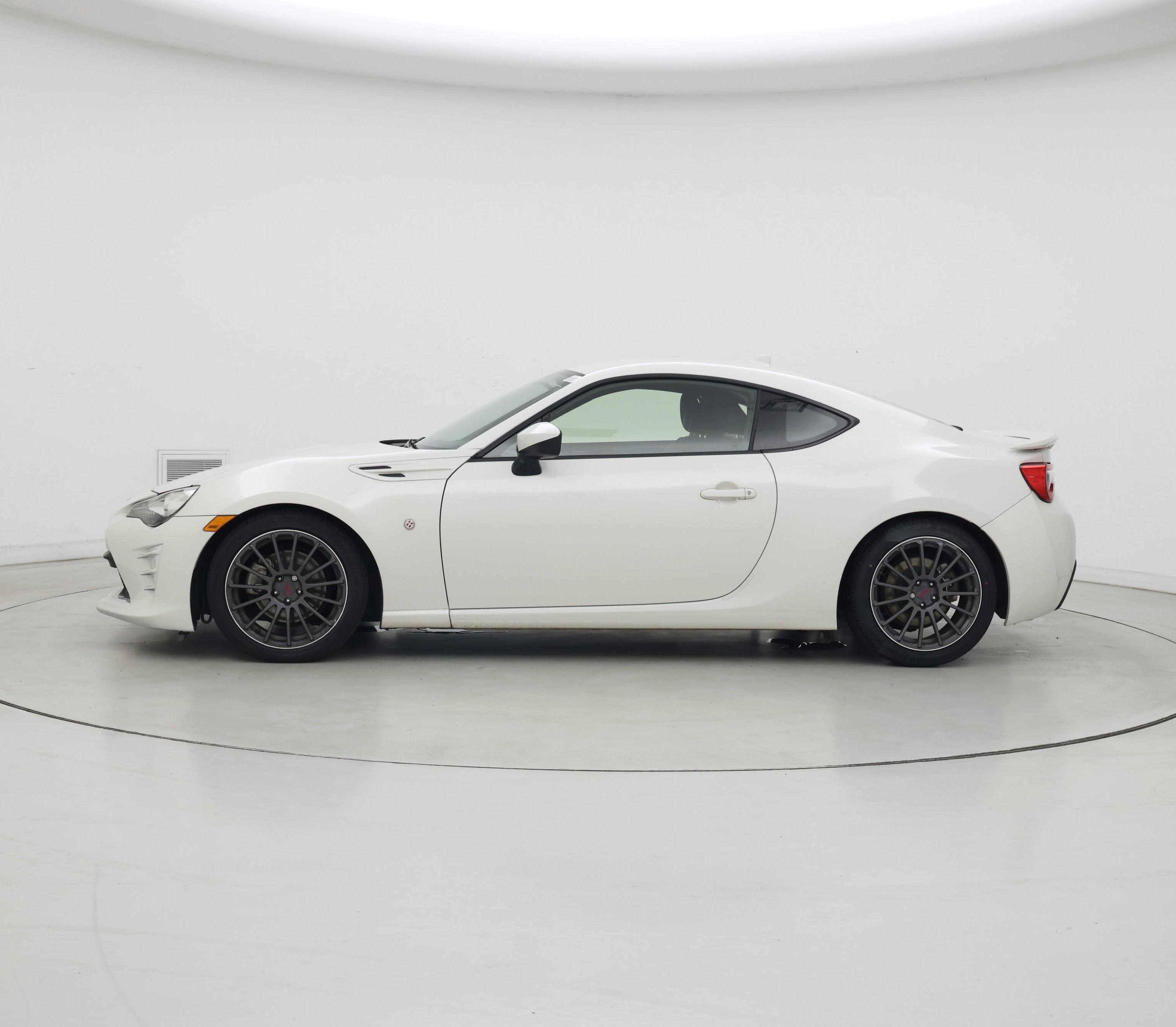 Thumbnail: 2017 Toyota 86 - 3