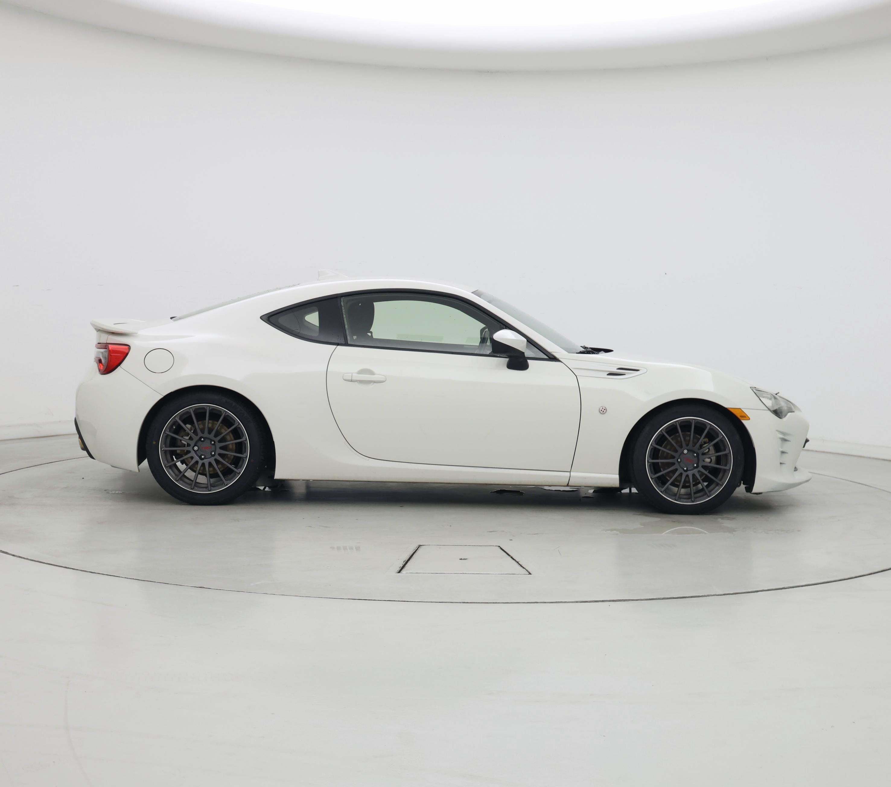 Thumbnail: 2017 Toyota 86 - 7