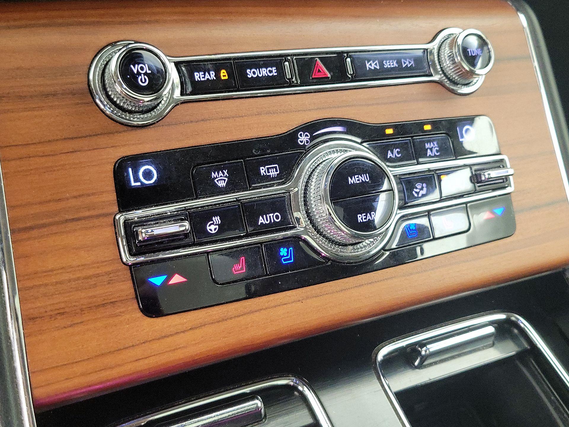 Thumbnail: 2020 Lincoln Aviator - 17