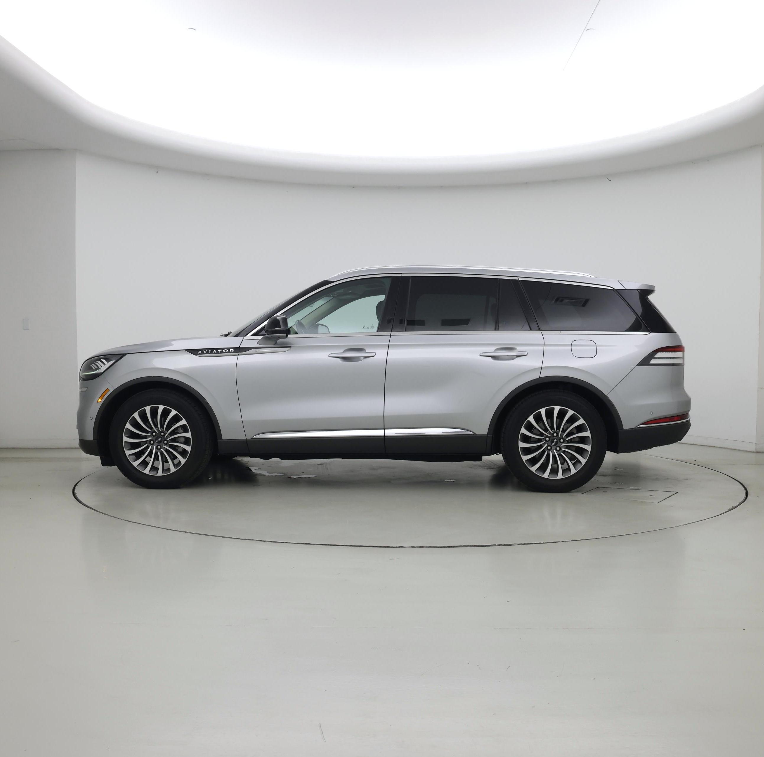 Thumbnail: 2020 Lincoln Aviator - 3