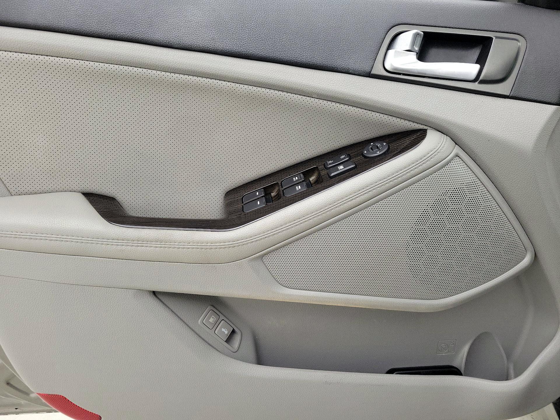 Thumbnail: 2015 Kia Optima - 12