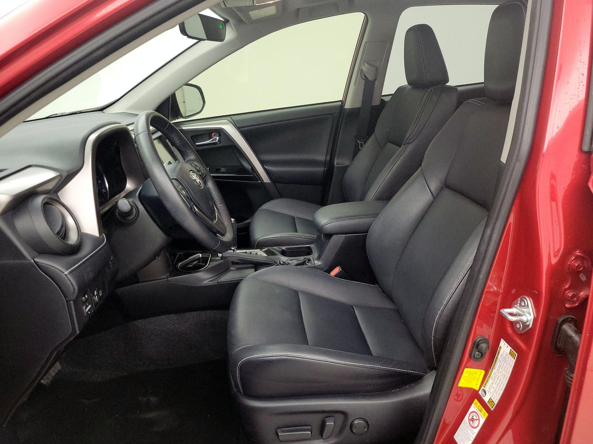 Thumbnail: 2016 Toyota RAV4 - 11