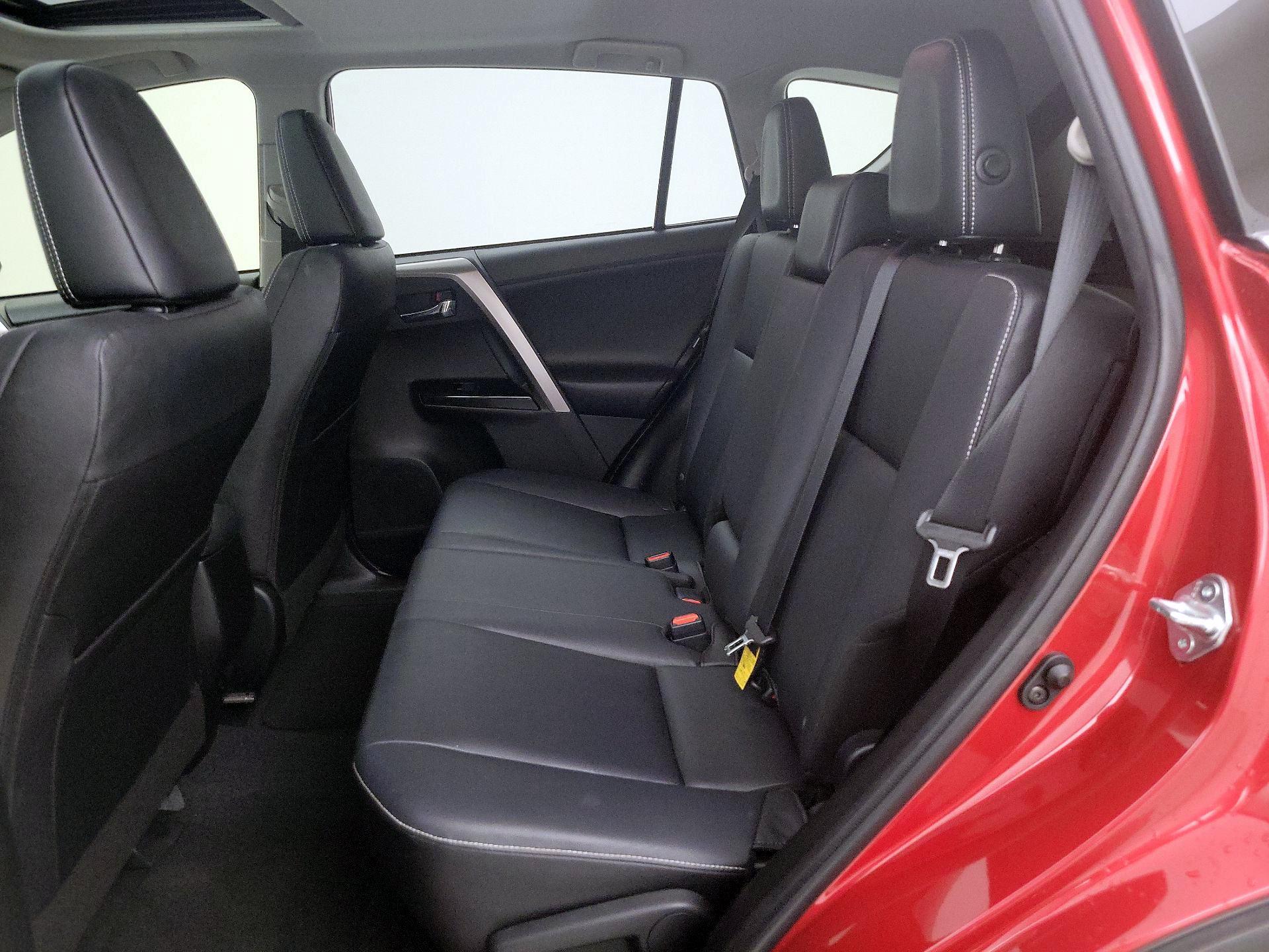 Thumbnail: 2016 Toyota RAV4 - 20