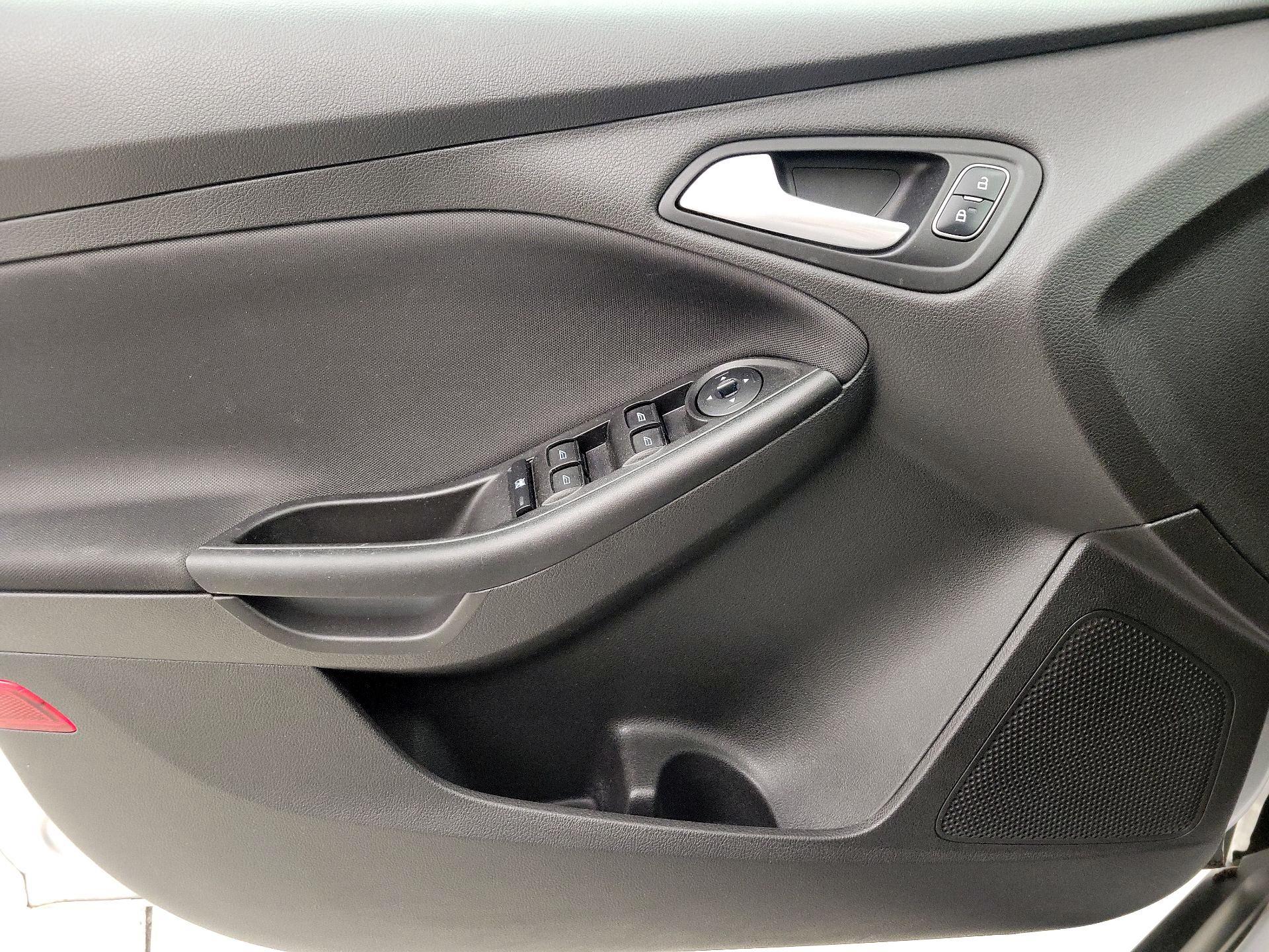 Thumbnail: 2017 Ford Focus - 12