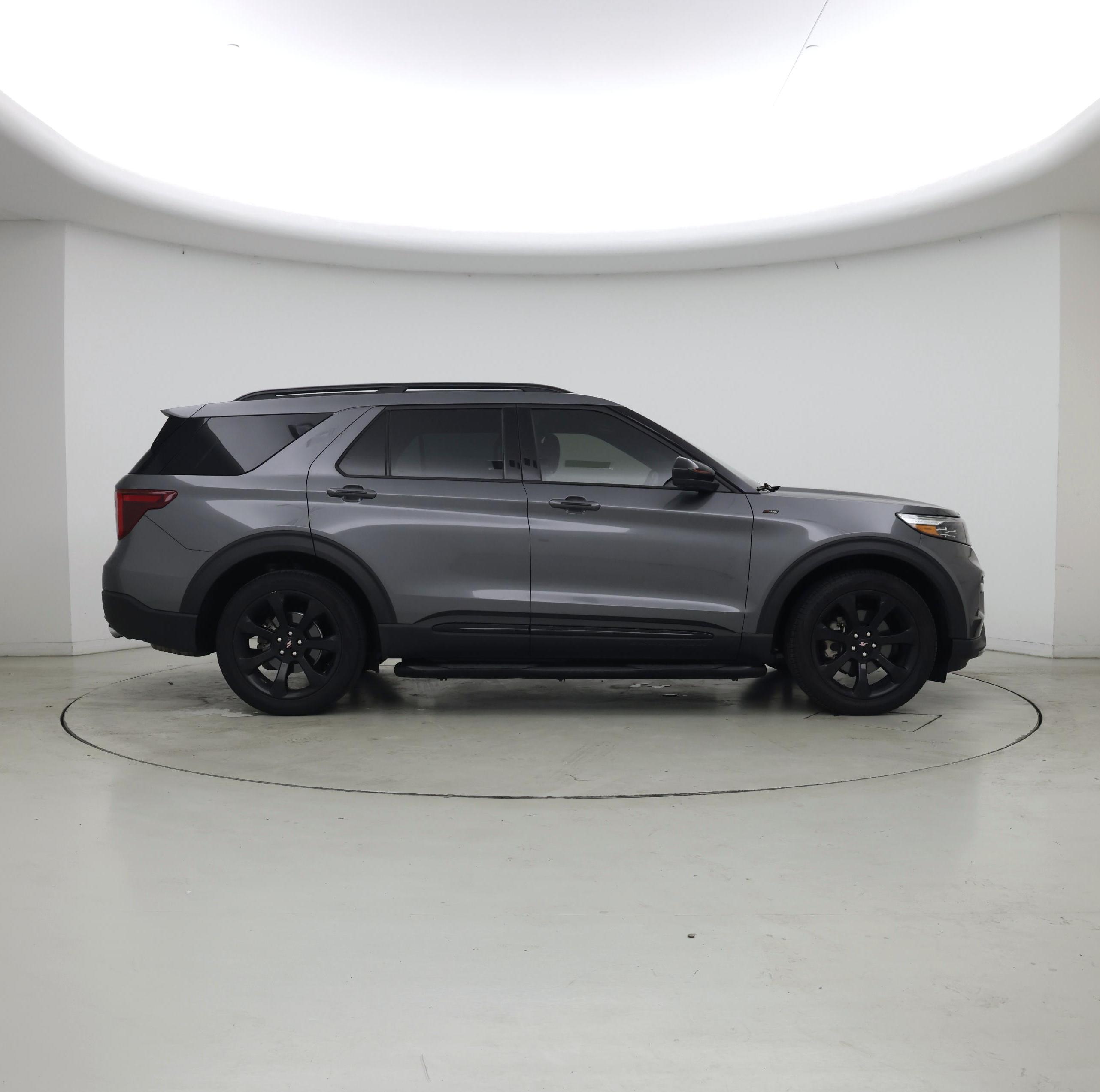 Thumbnail: 2022 Ford Explorer - 7