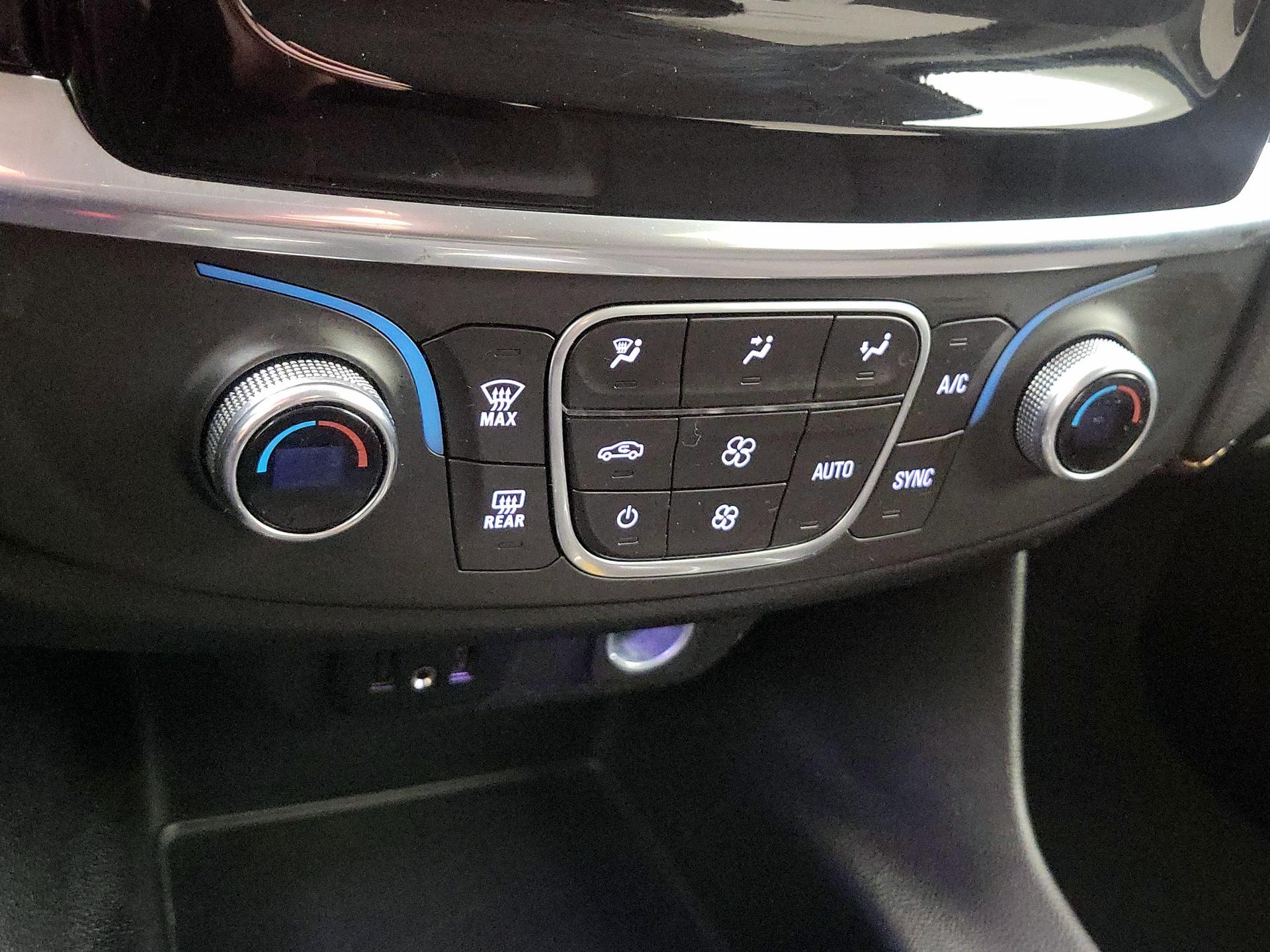 Thumbnail: 2020 Chevrolet Traverse - 16