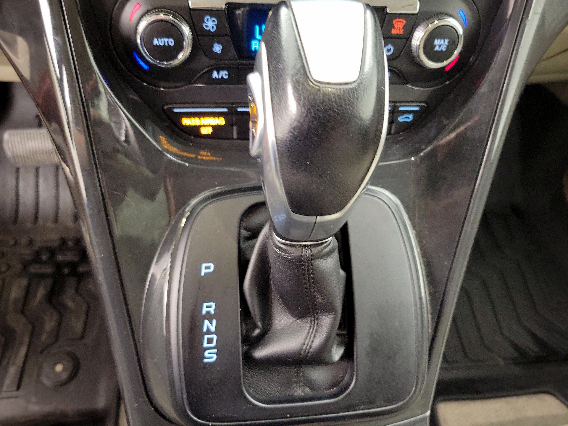 Thumbnail: 2015 Ford Escape - 18