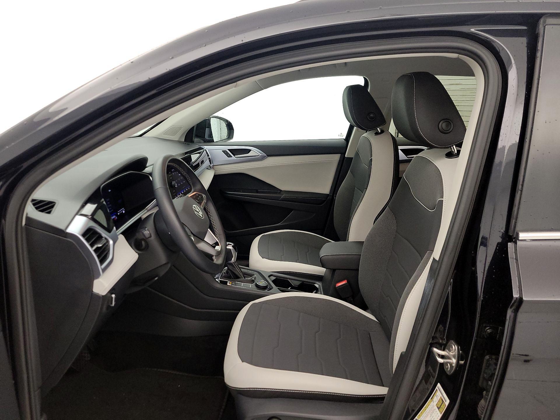 Thumbnail: 2025 Volkswagen Taos - 11