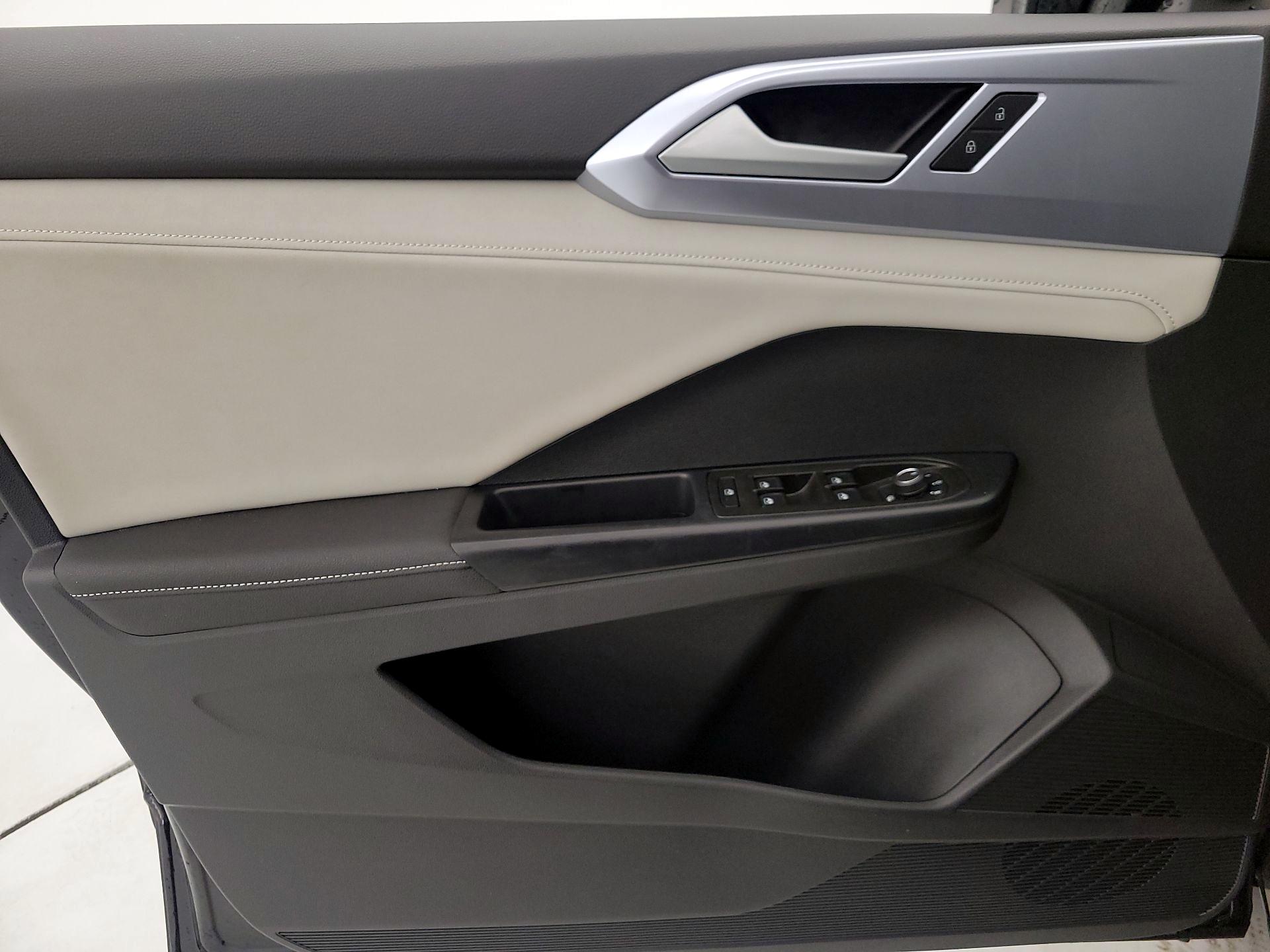 Thumbnail: 2025 Volkswagen Taos - 12