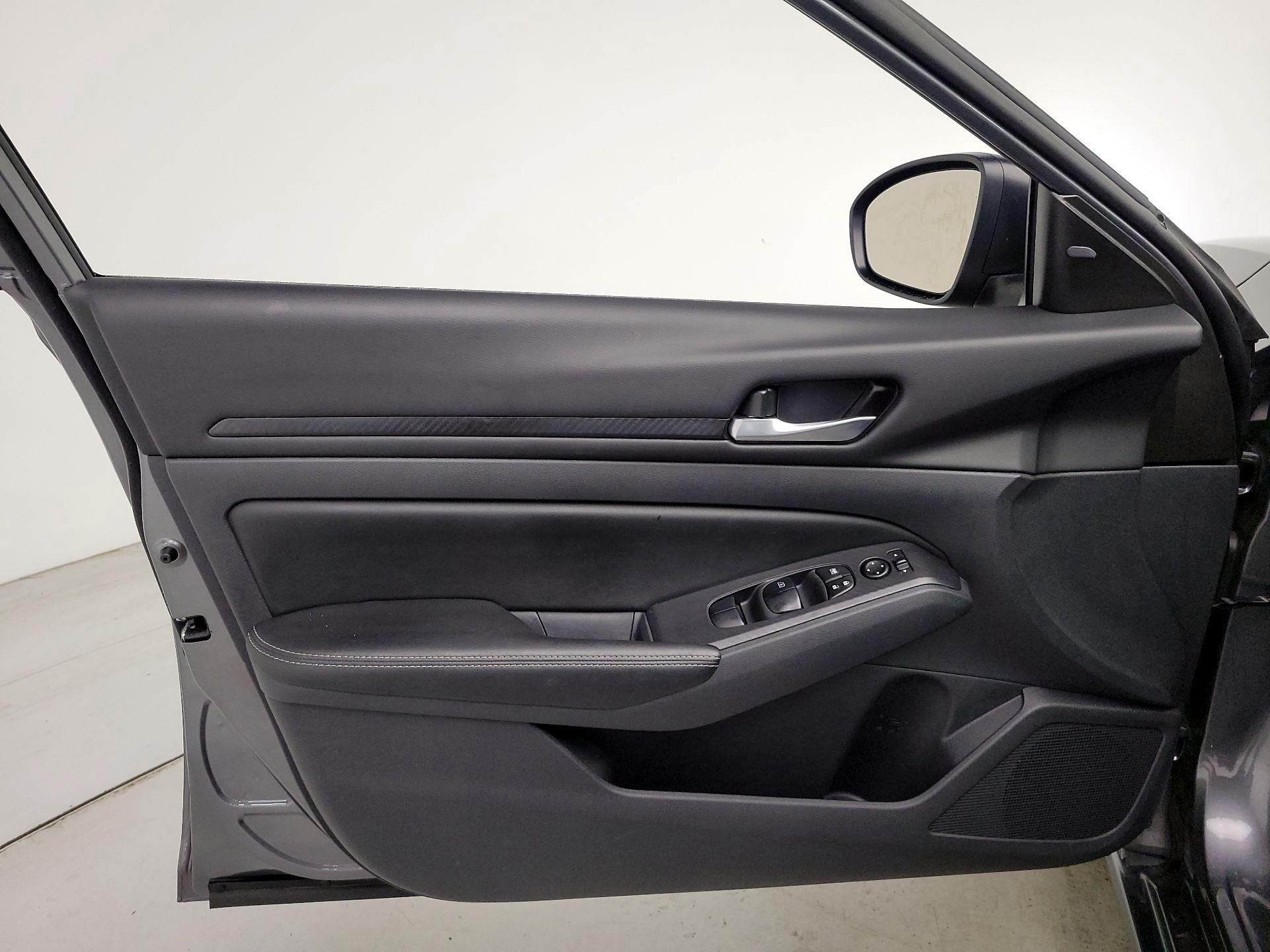 Thumbnail: 2025 Nissan Altima - 12