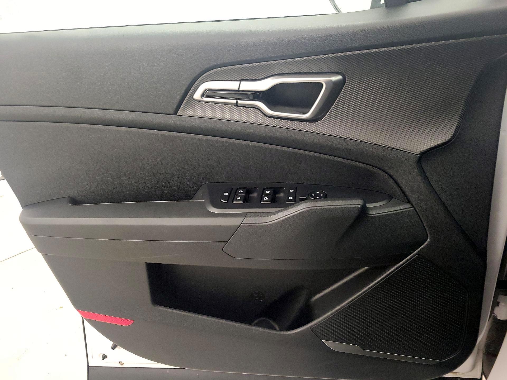 Thumbnail: 2025 Kia Sportage - 12