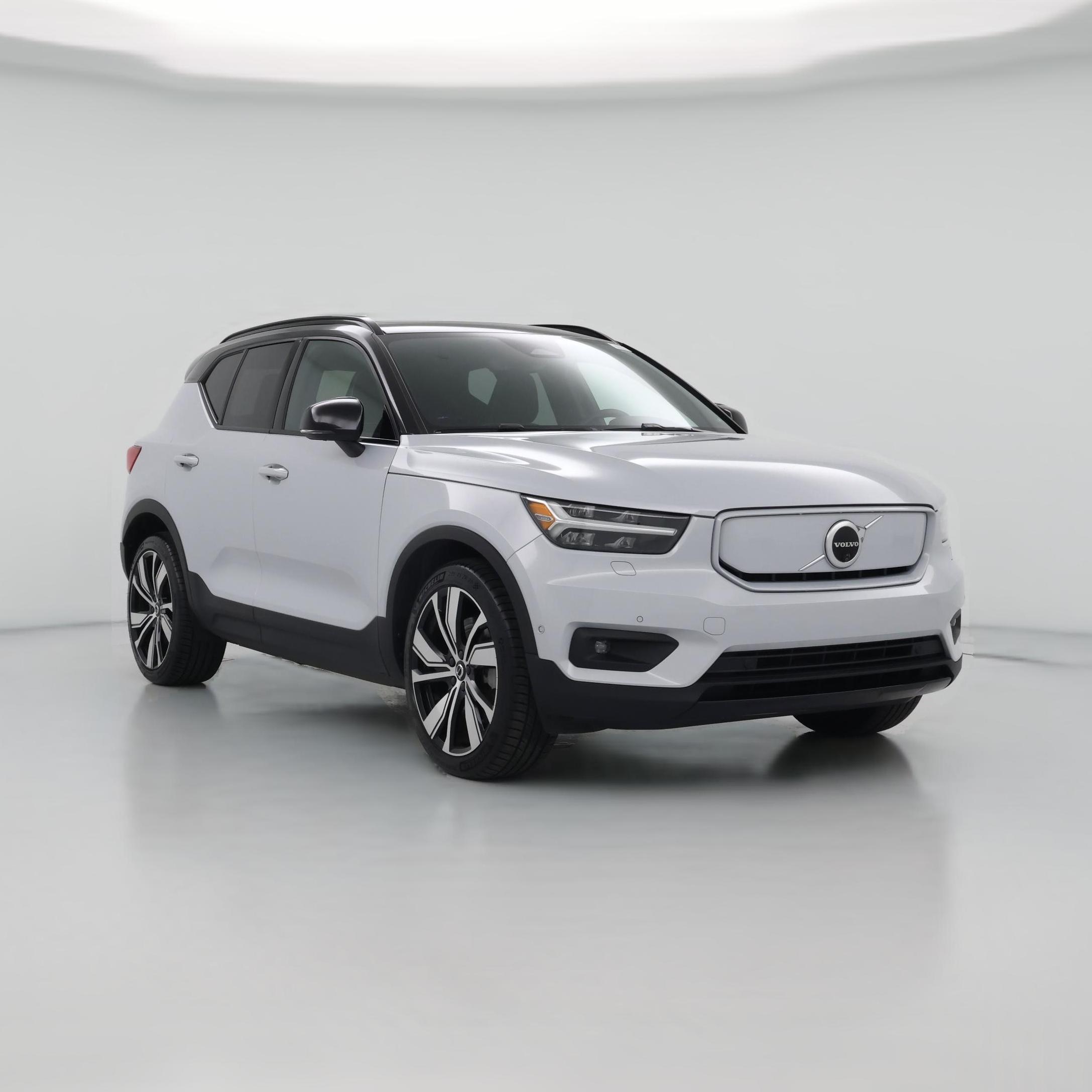 Thumbnail: 2022 Volvo XC40 - 1