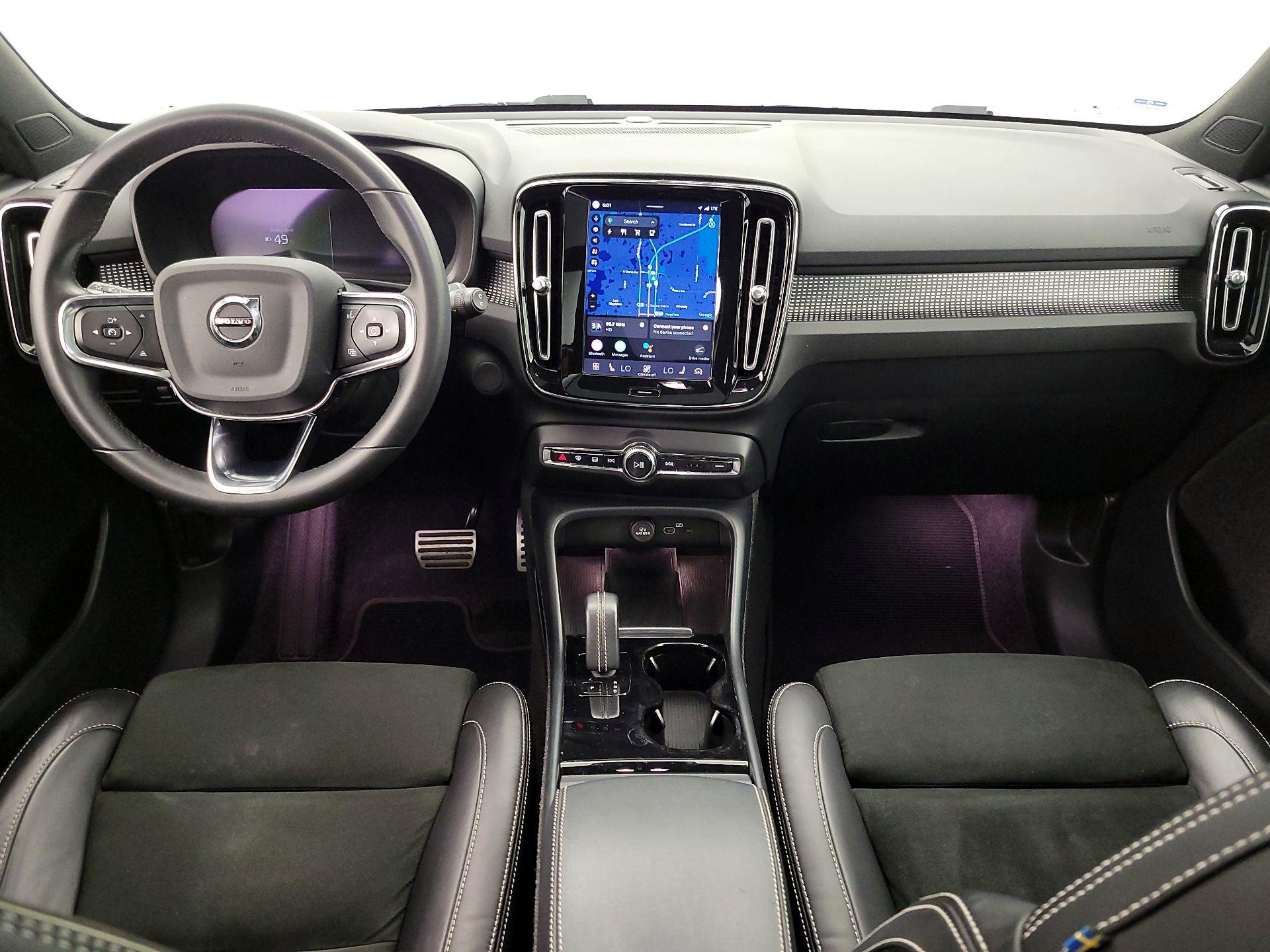 Thumbnail: 2022 Volvo XC40 - 9