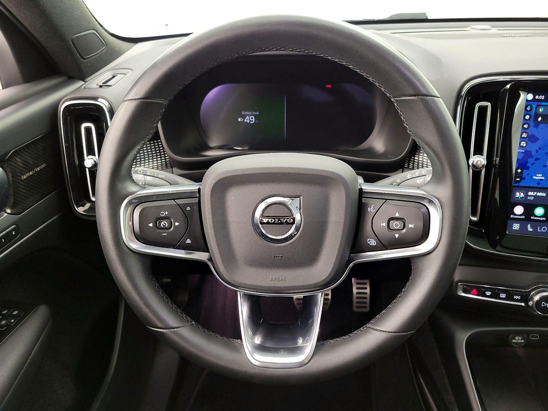 Thumbnail: 2022 Volvo XC40 - 10