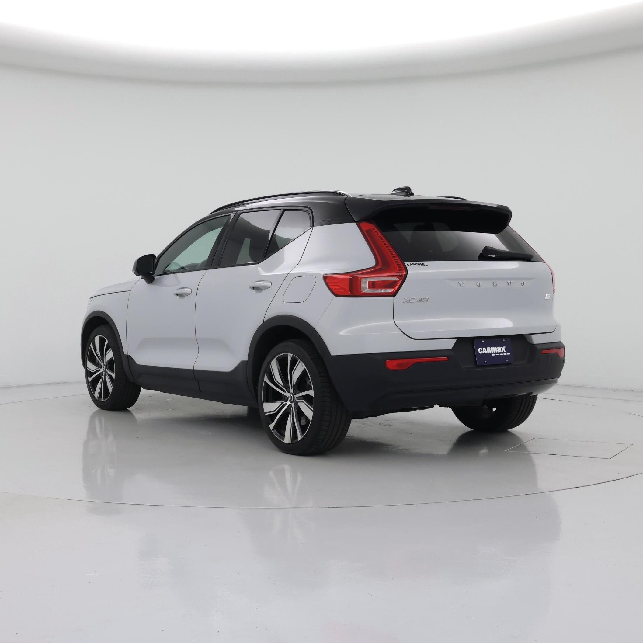 Thumbnail: 2022 Volvo XC40 - 2