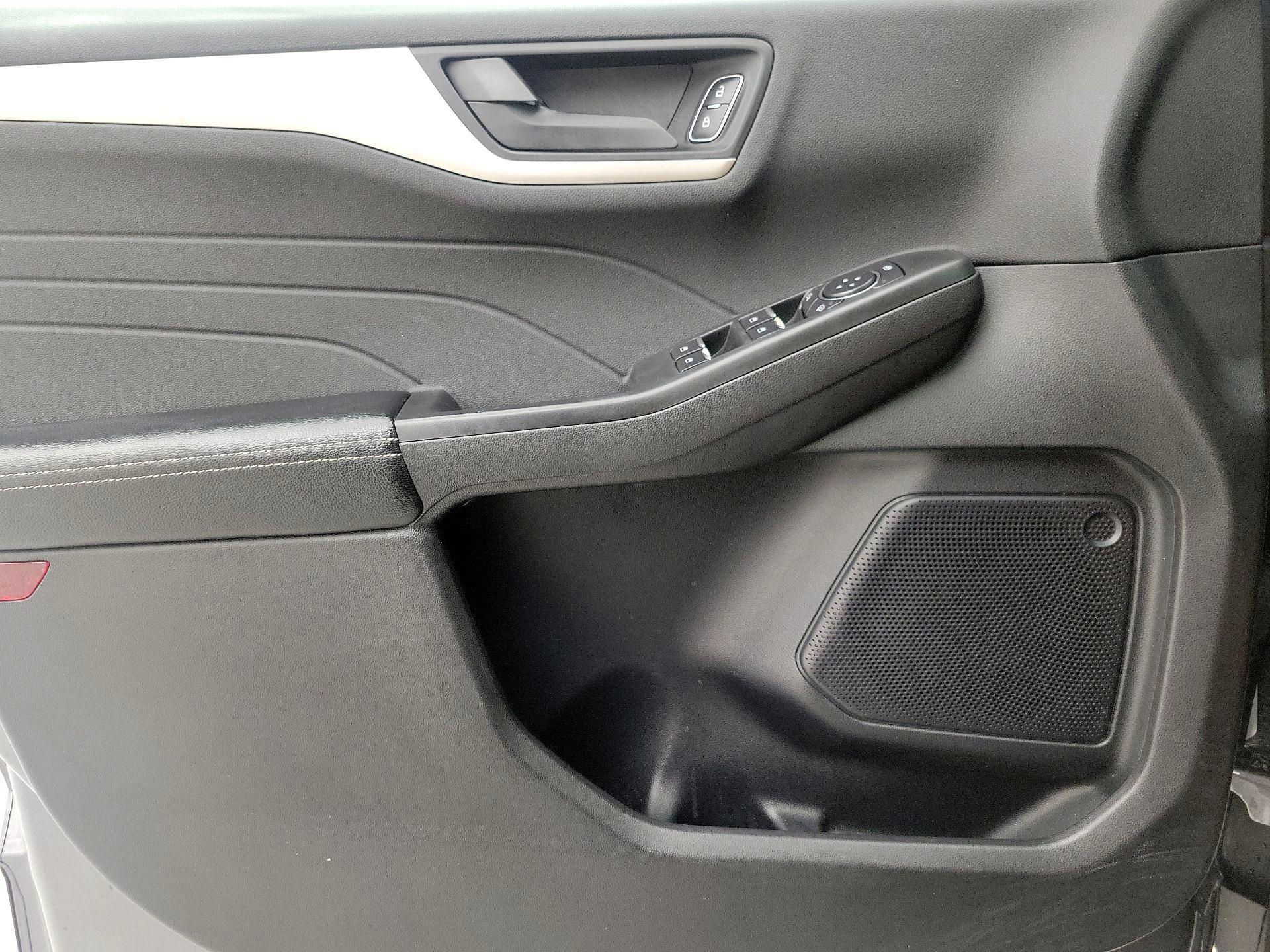 Thumbnail: 2022 Ford Escape - 12