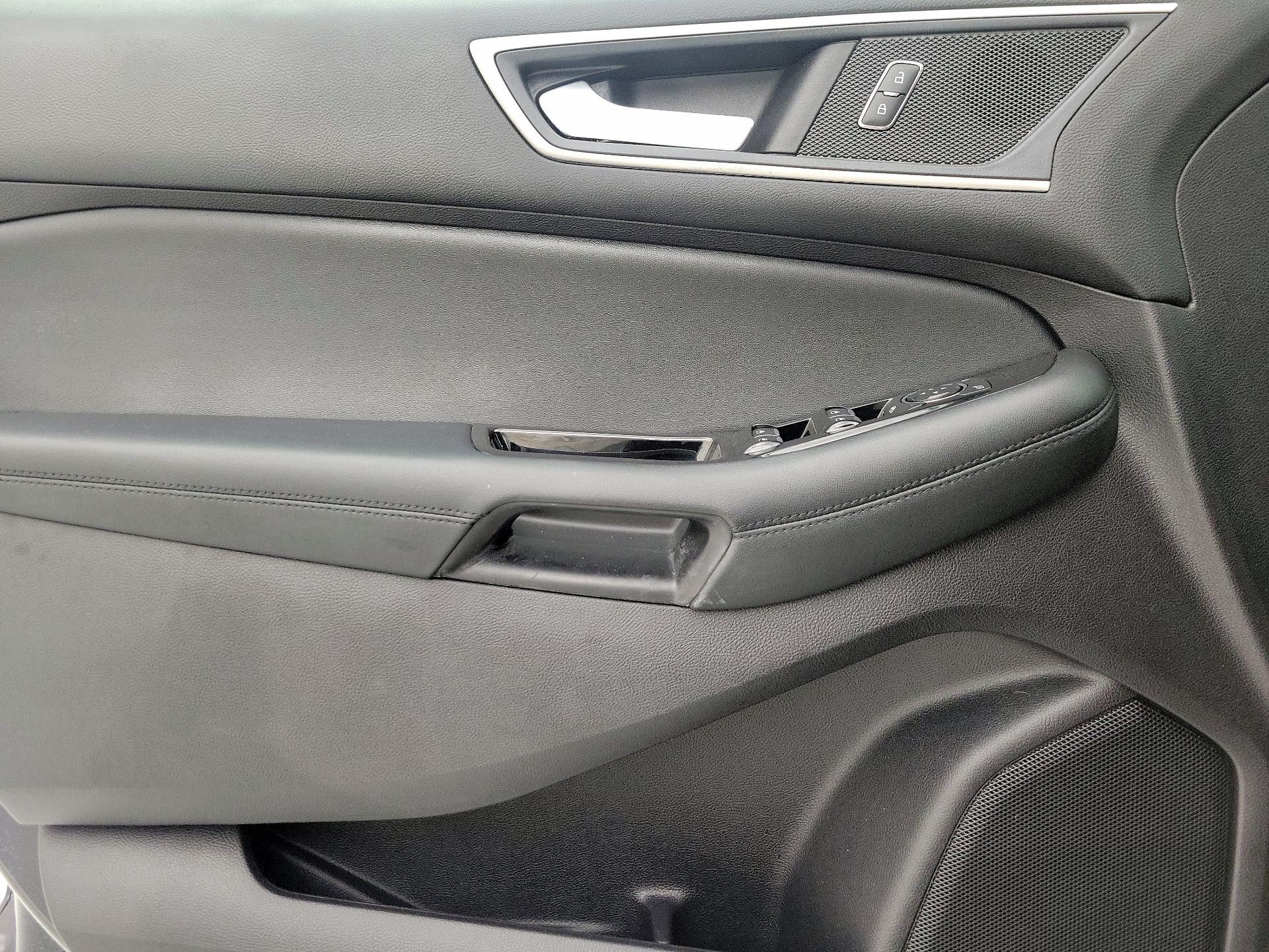 Thumbnail: 2020 Ford Edge - 12