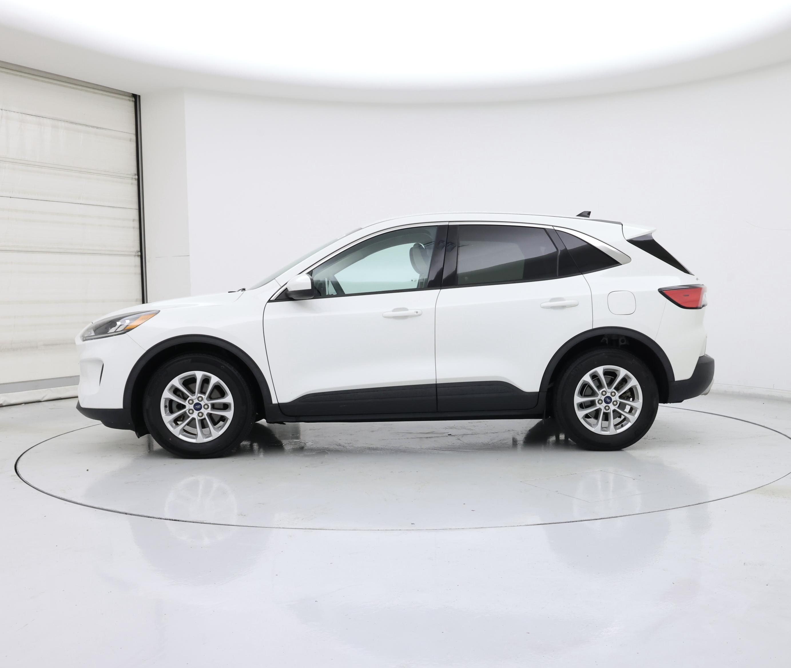 Thumbnail: 2020 Ford Escape - 3