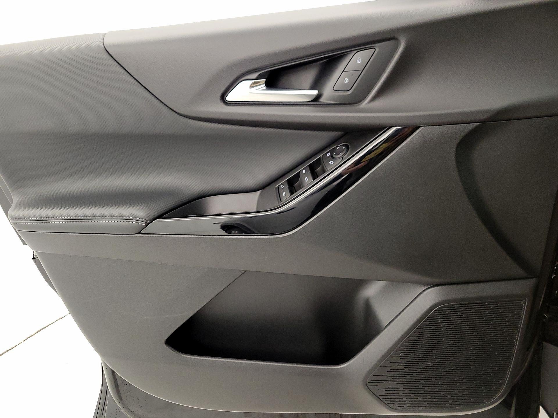 Thumbnail: 2025 Chevrolet Equinox - 12