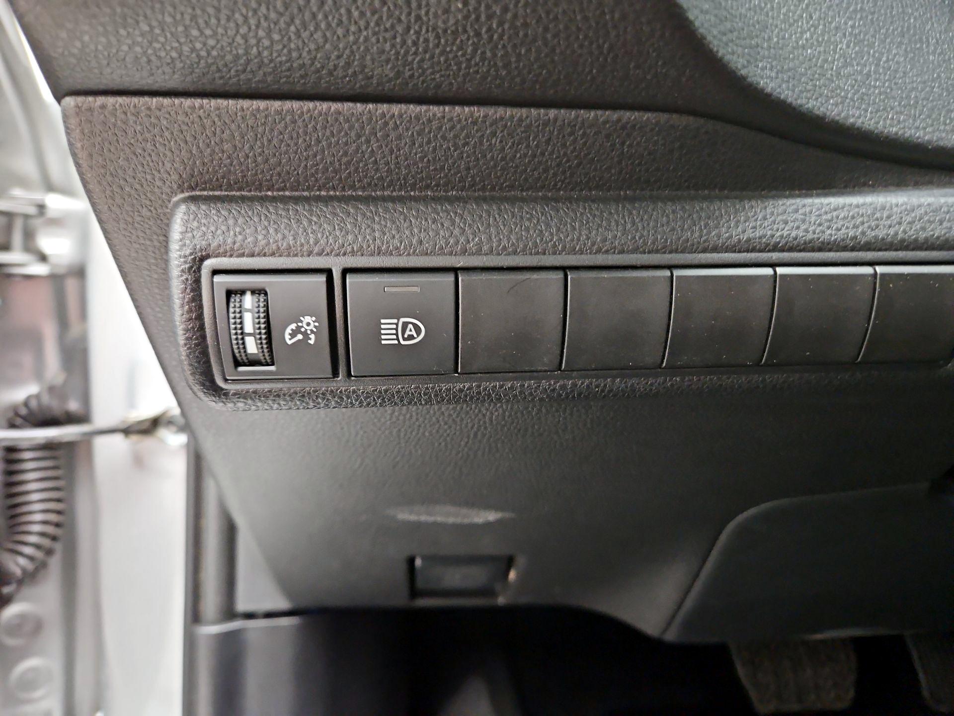 Thumbnail: 2025 Toyota Corolla - 11