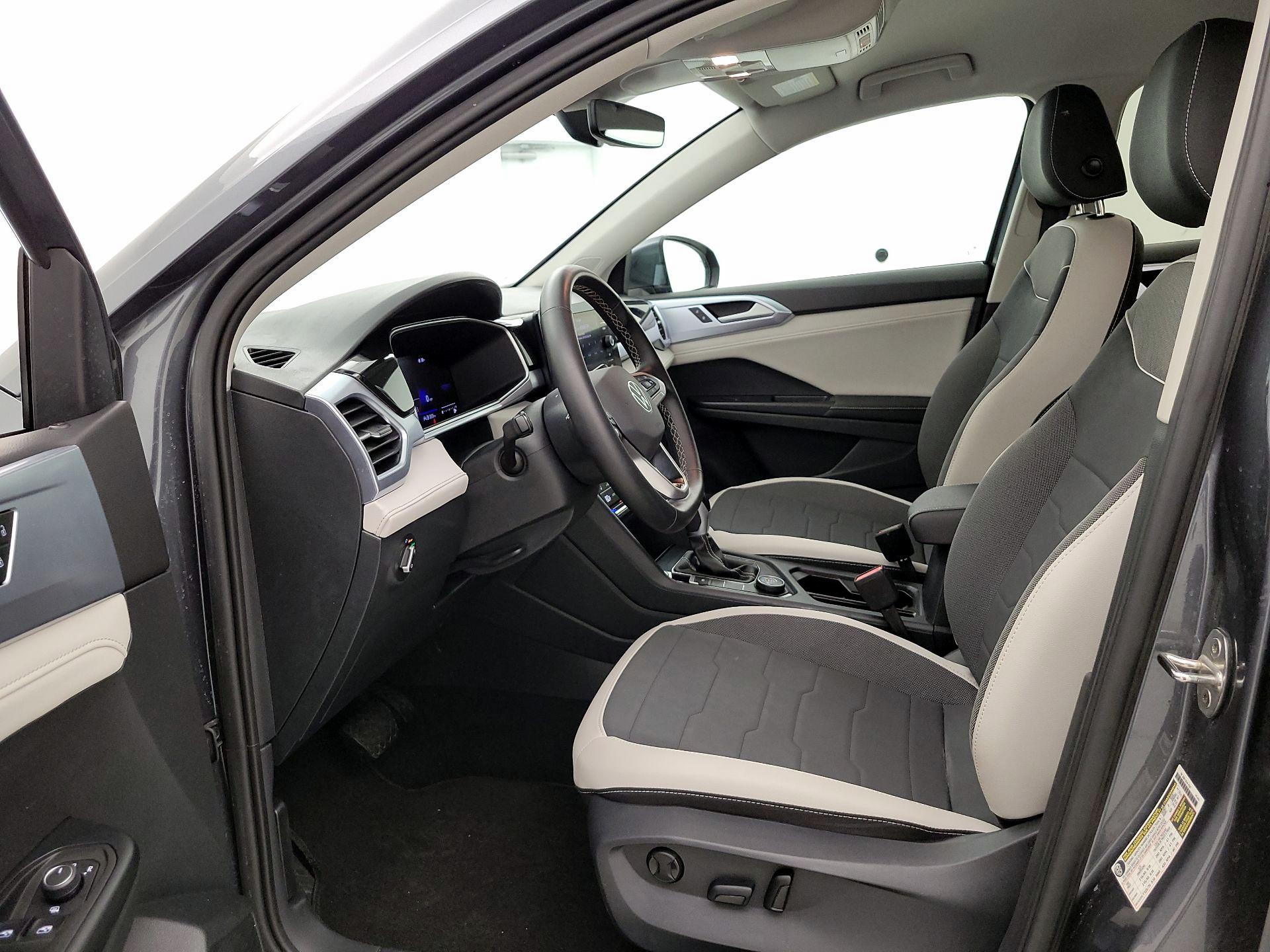 Thumbnail: 2025 Volkswagen Taos - 11