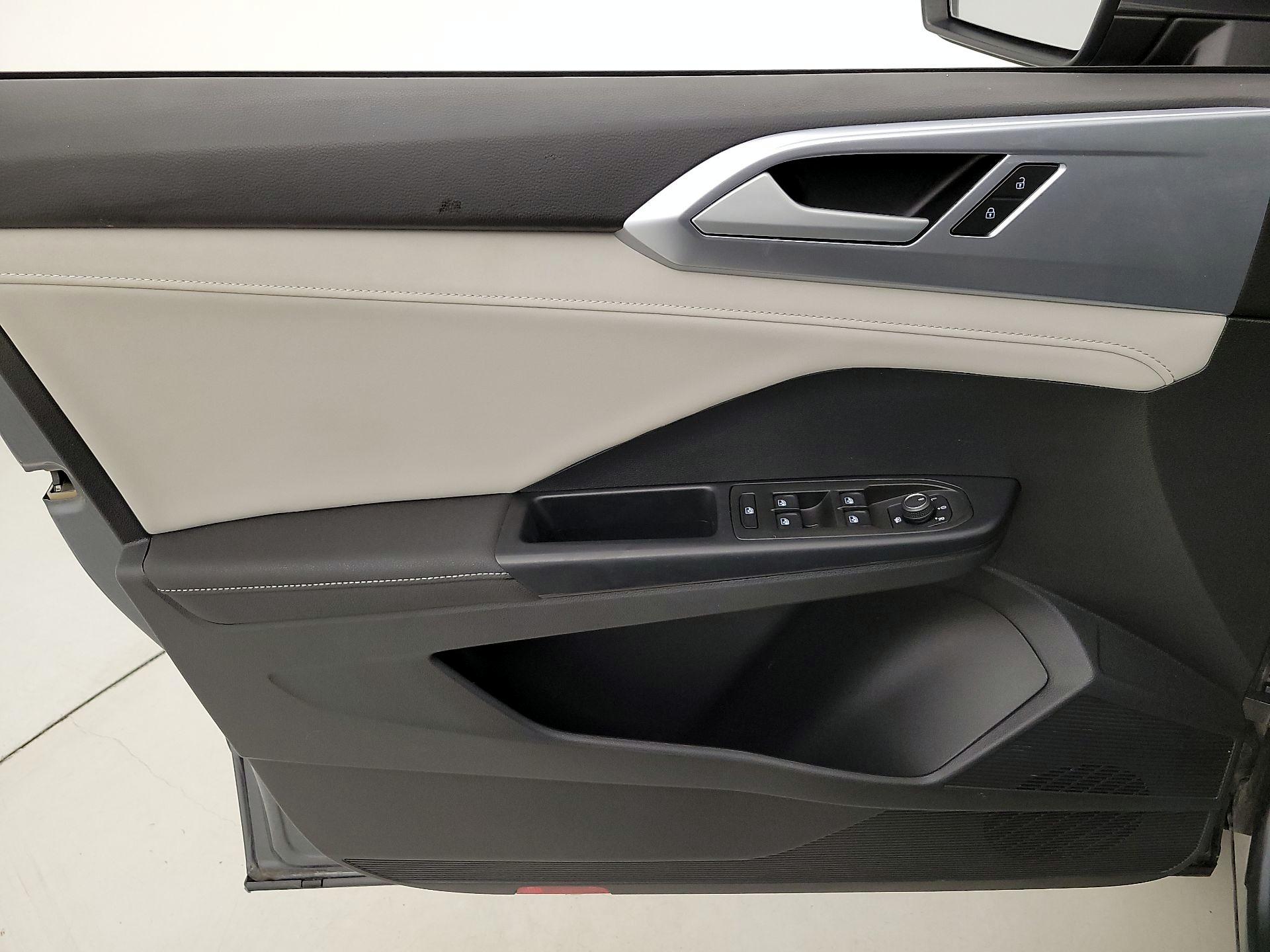 Thumbnail: 2025 Volkswagen Taos - 12