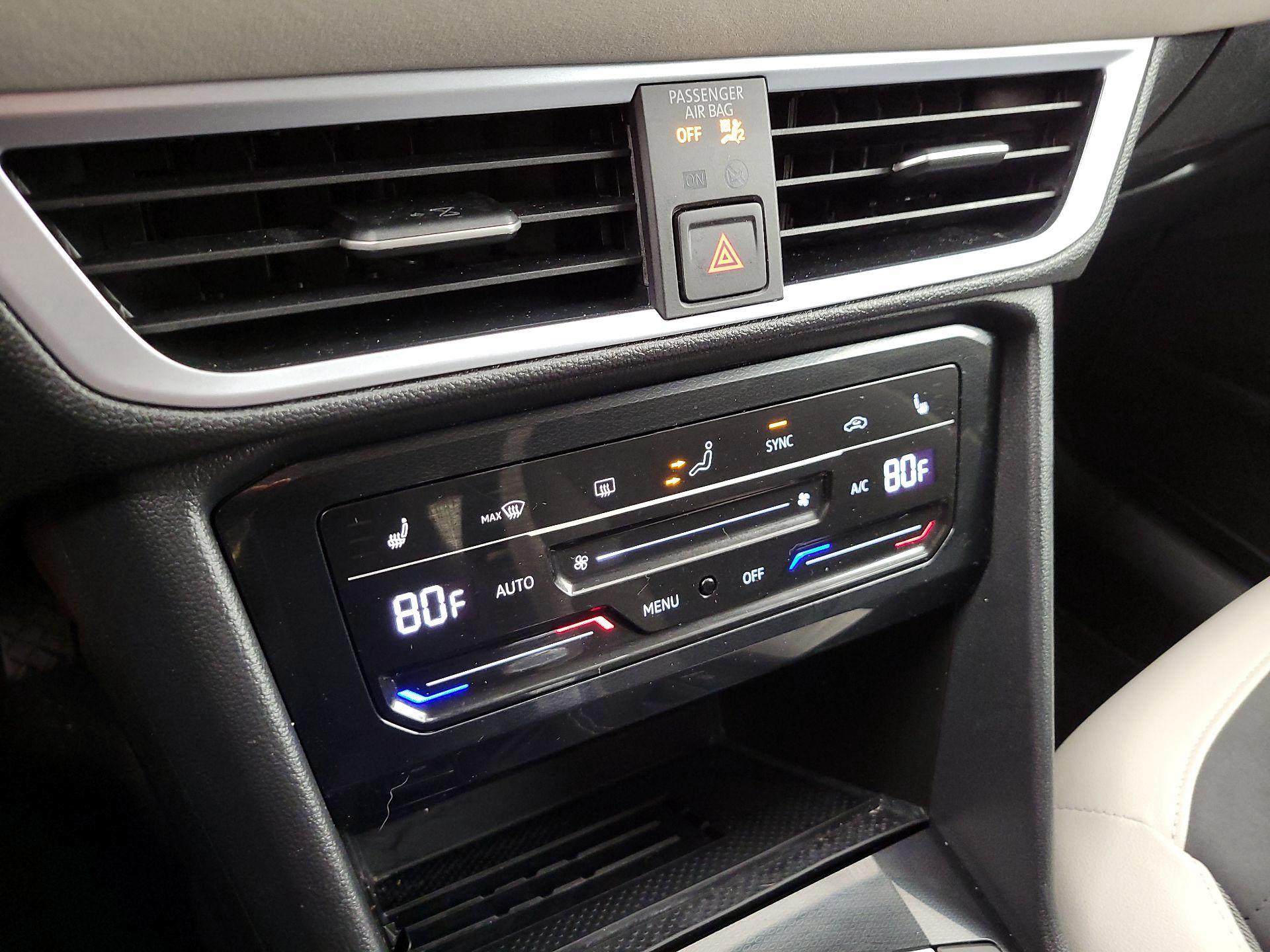 Thumbnail: 2025 Volkswagen Taos - 16