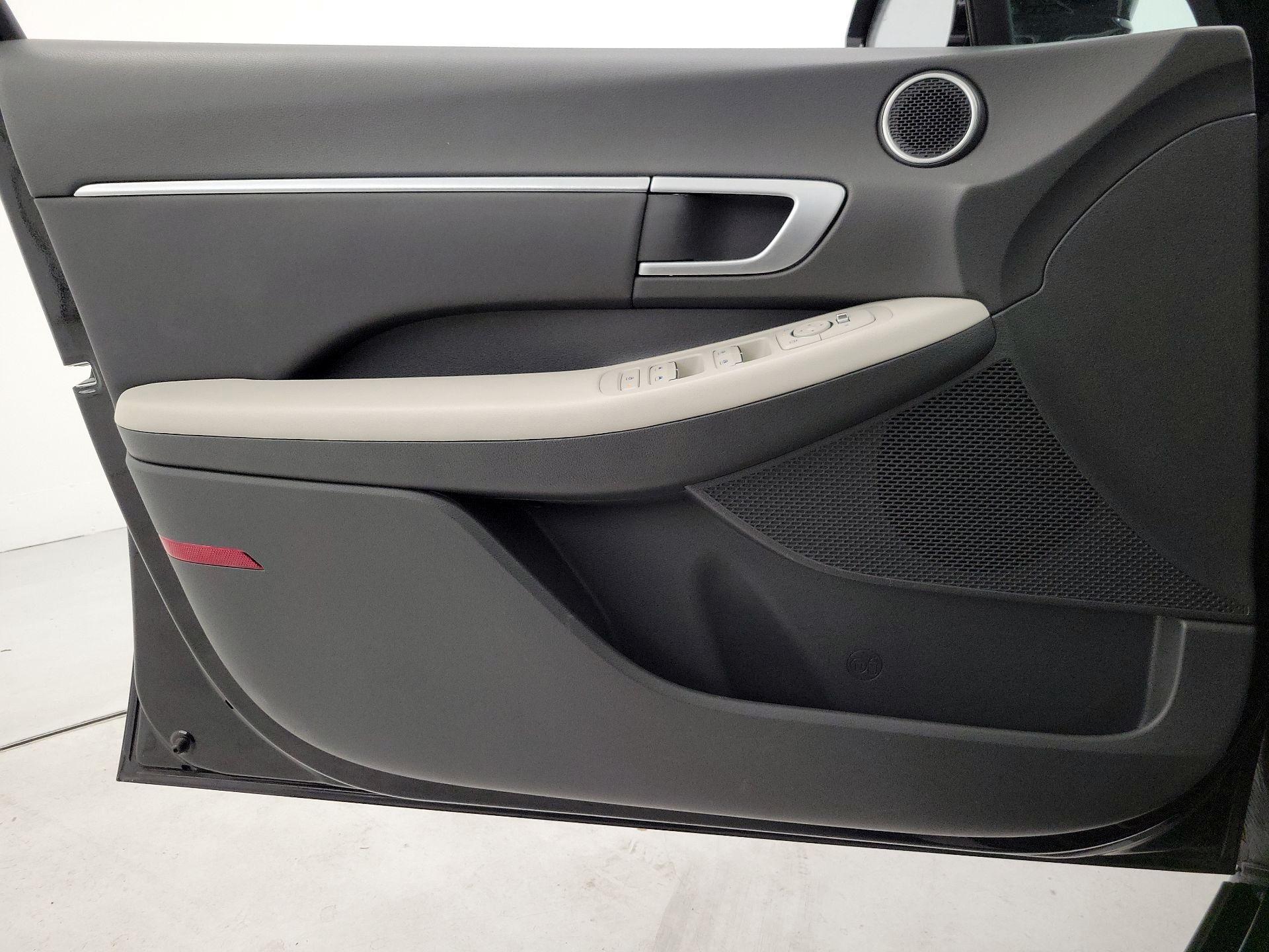 Thumbnail: 2025 Hyundai Sonata - 12