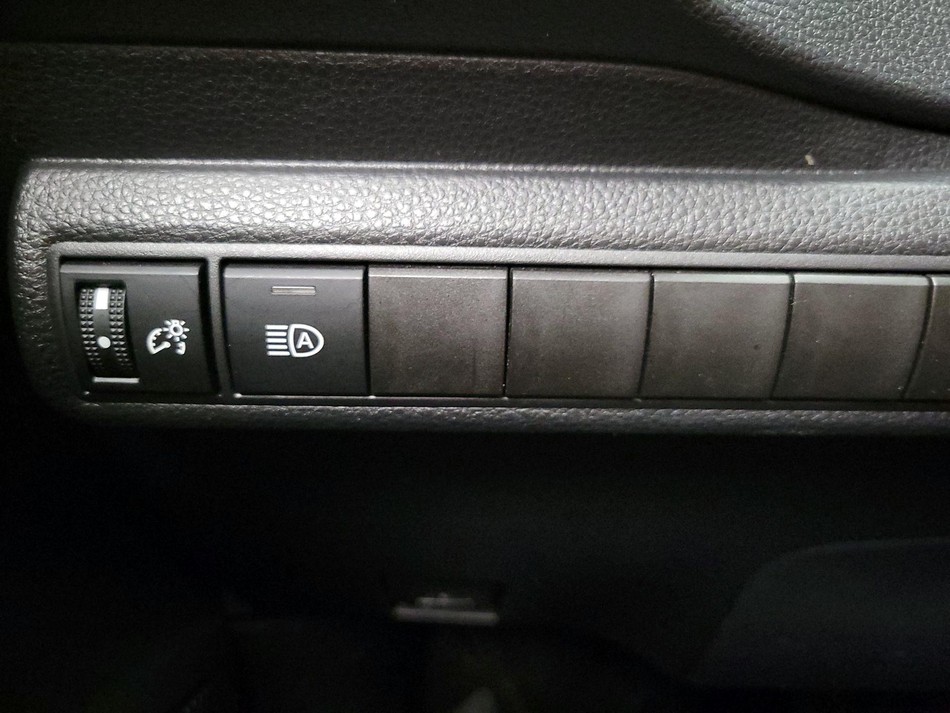 Thumbnail: 2025 Toyota Corolla - 13