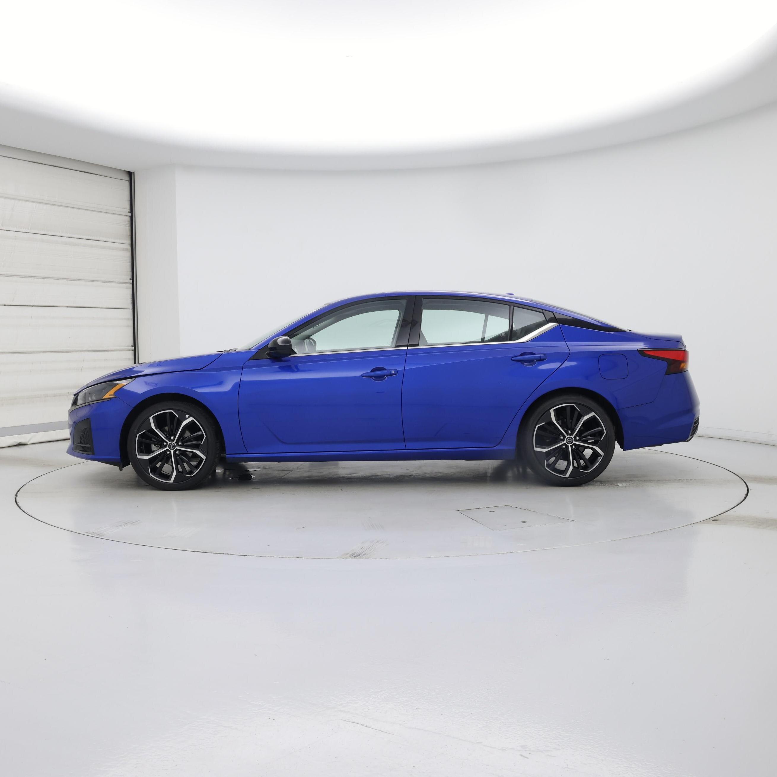 Thumbnail: 2025 Nissan Altima - 3