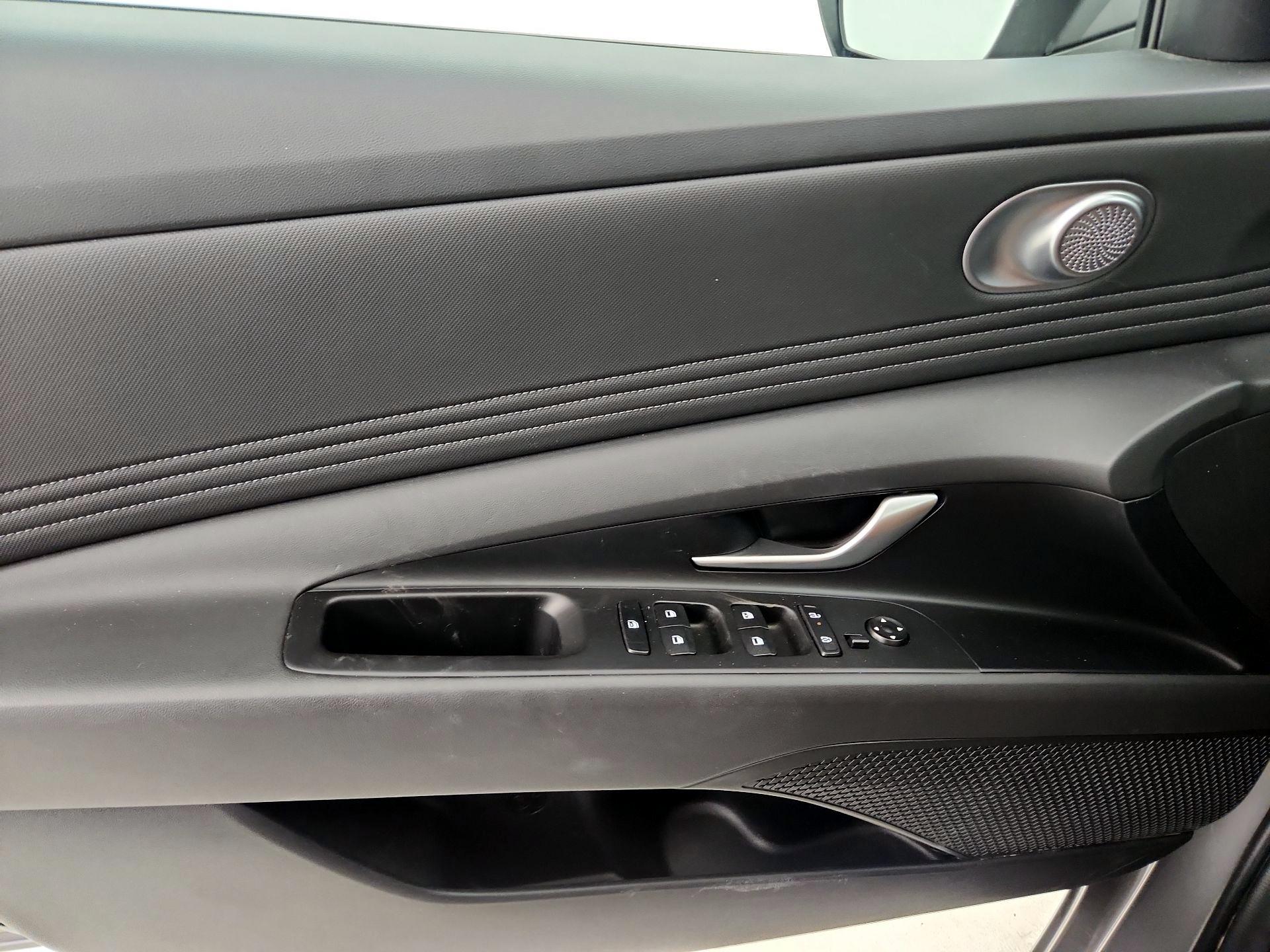 Thumbnail: 2025 Hyundai Elantra - 12