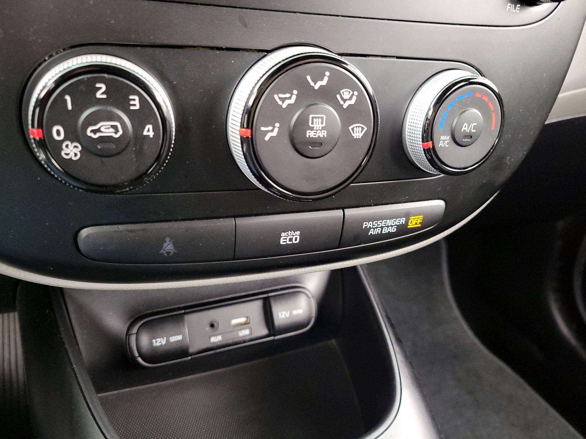 Thumbnail: 2015 Kia Soul - 15
