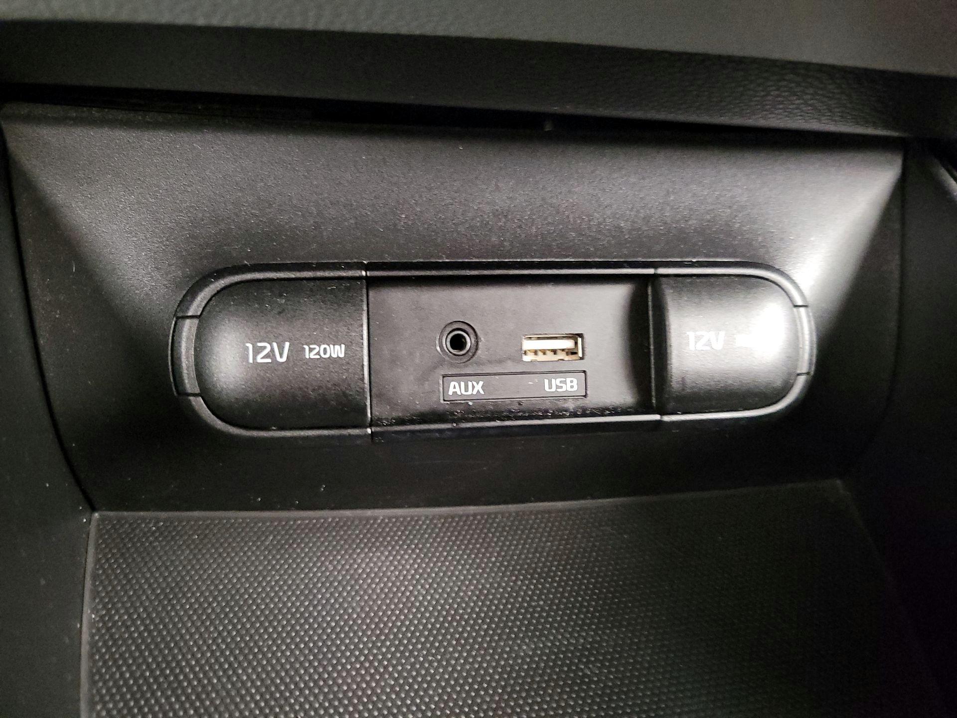 Thumbnail: 2015 Kia Soul - 17