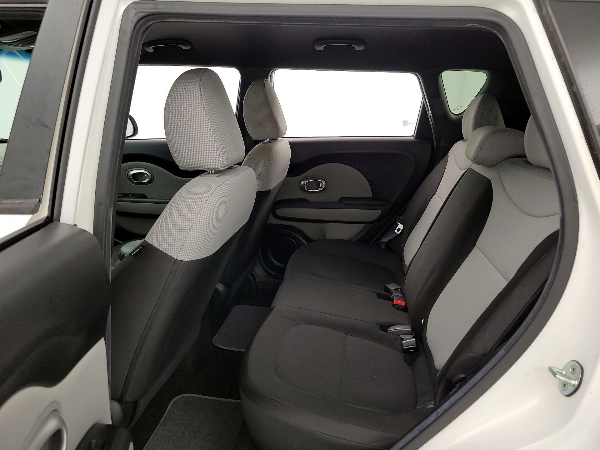 Thumbnail: 2015 Kia Soul - 18