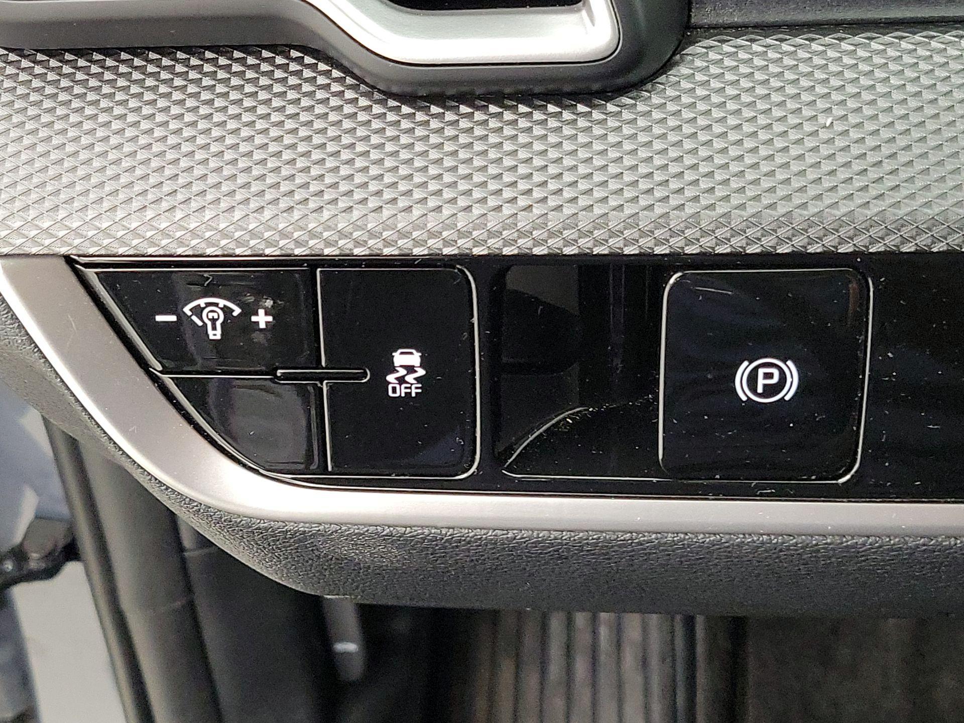 Thumbnail: 2025 Kia Sportage - 13