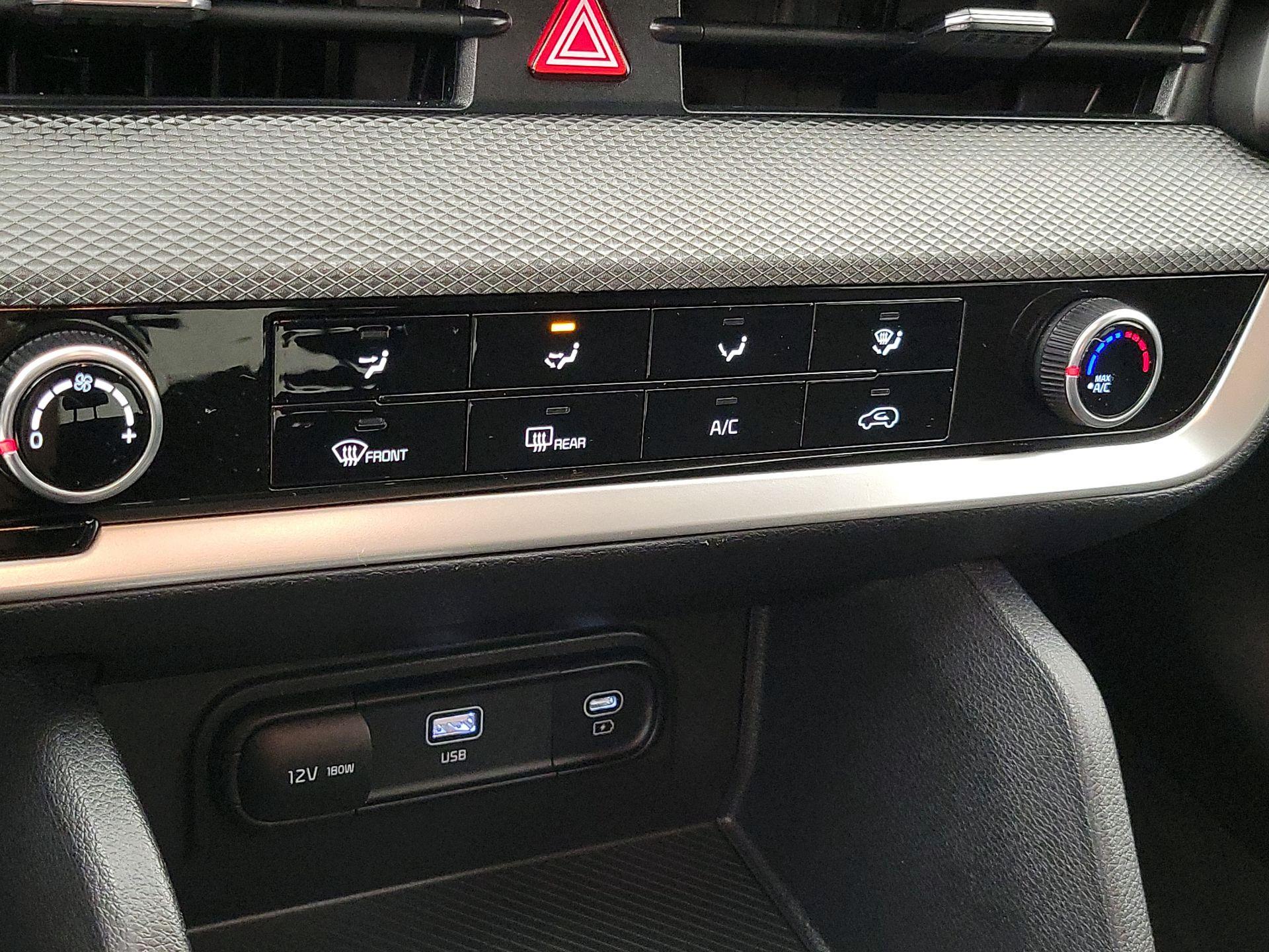 Thumbnail: 2025 Kia Sportage - 16