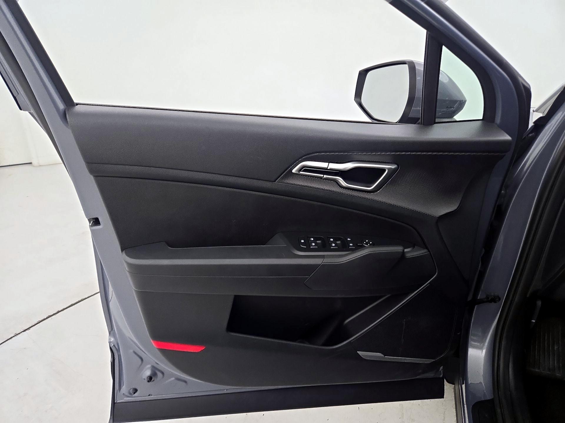 Thumbnail: 2025 Kia Sportage - 12