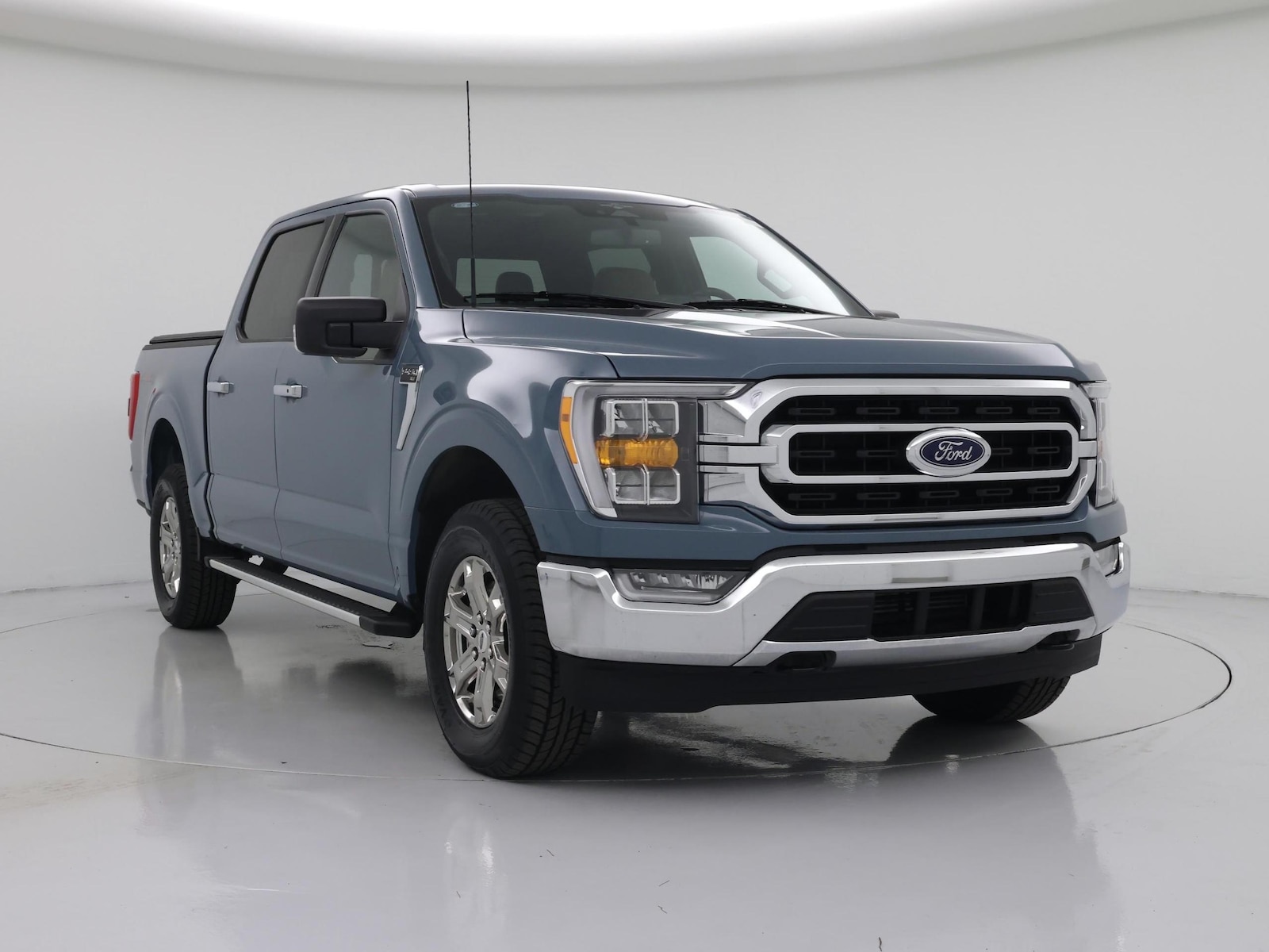 2023 Ford F-150 XLT - Photo 2