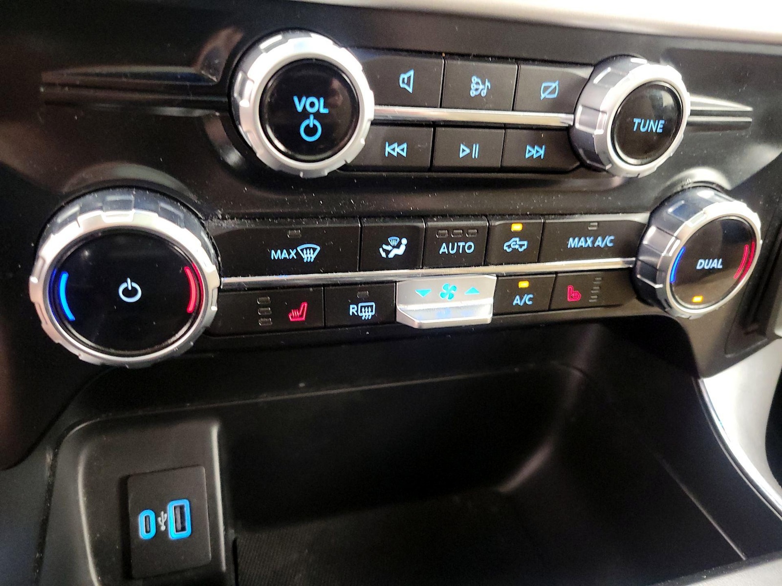 2023 Ford F-150 XLT - Photo 18