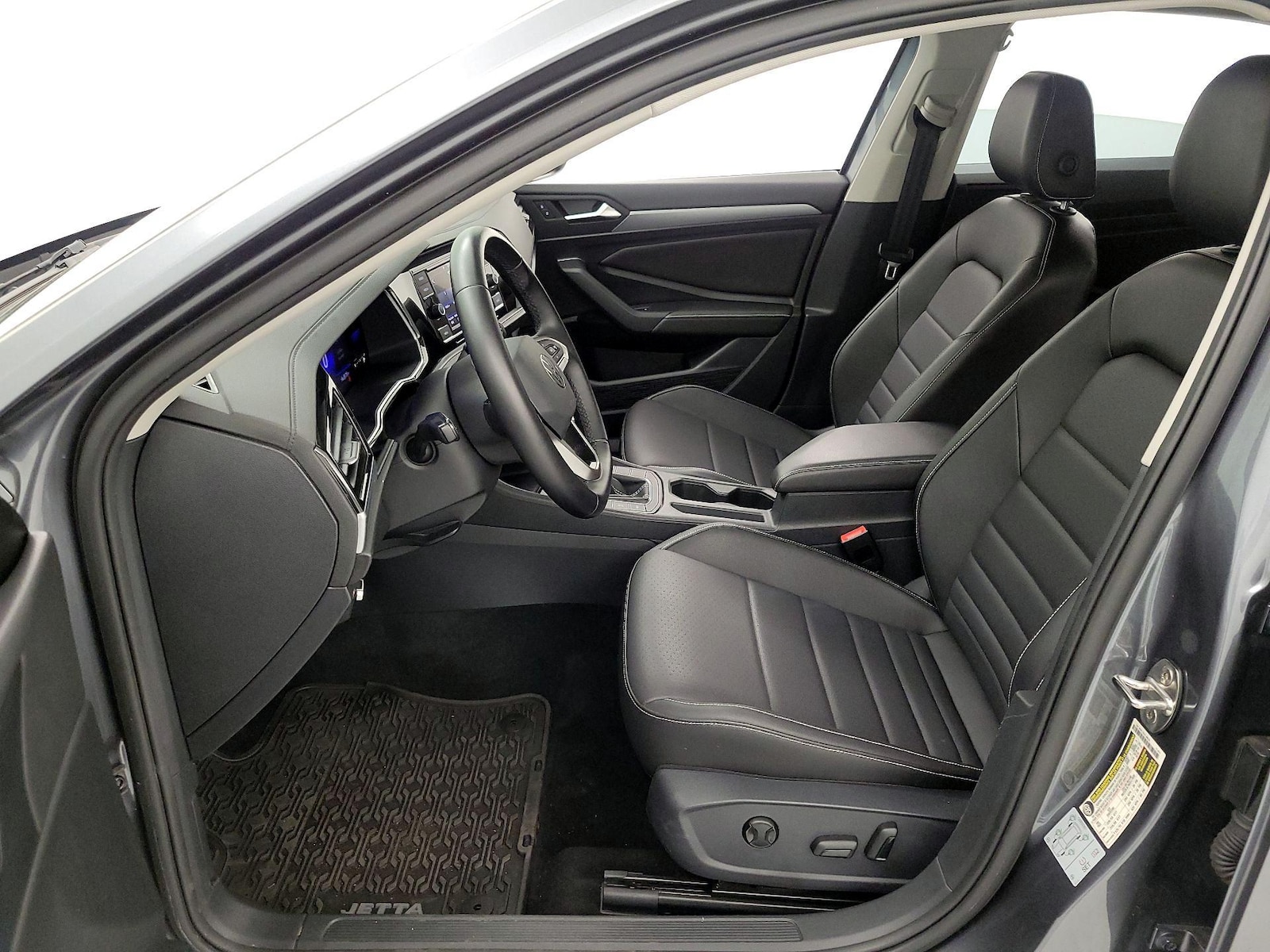 2022 Volkswagen Jetta SE - Photo 12