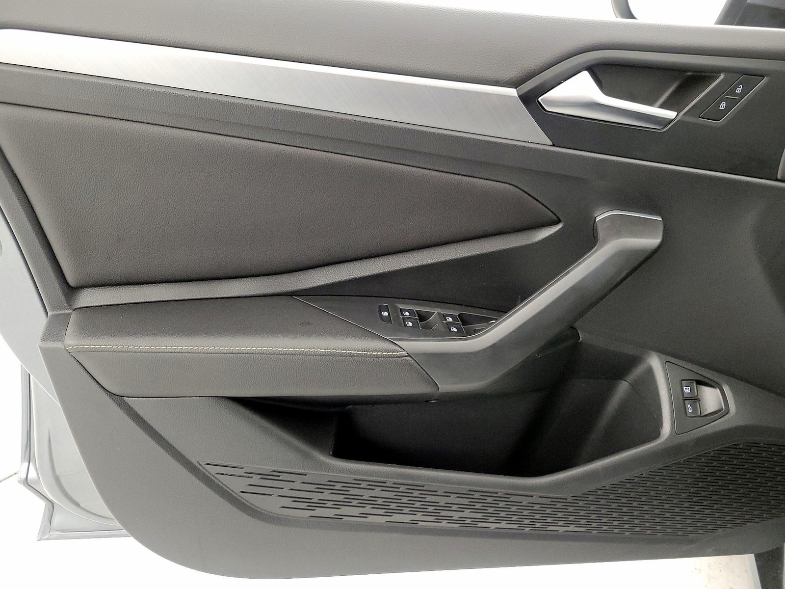 2022 Volkswagen Jetta SE - Photo 13